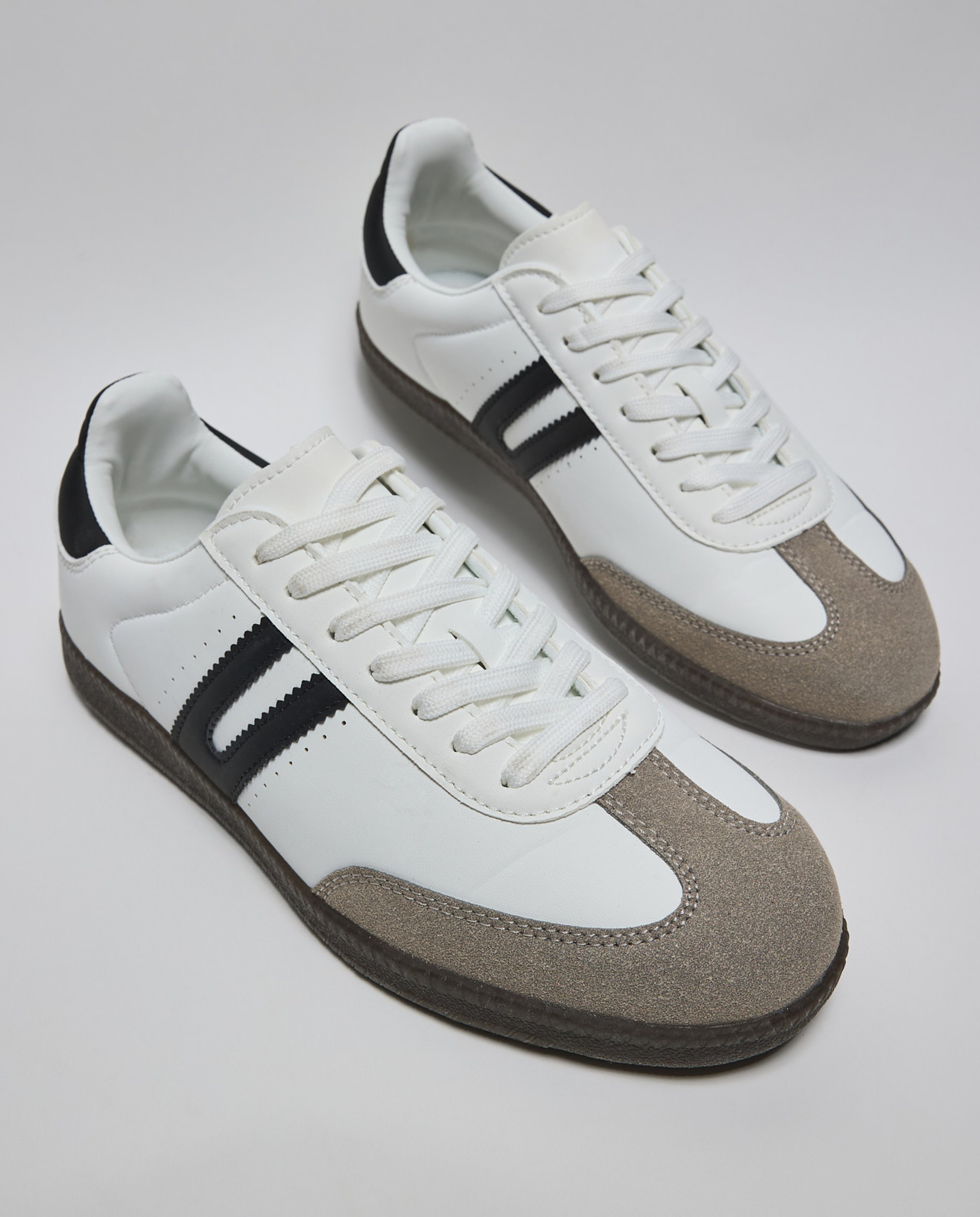 Color Block Low Top Sneakers