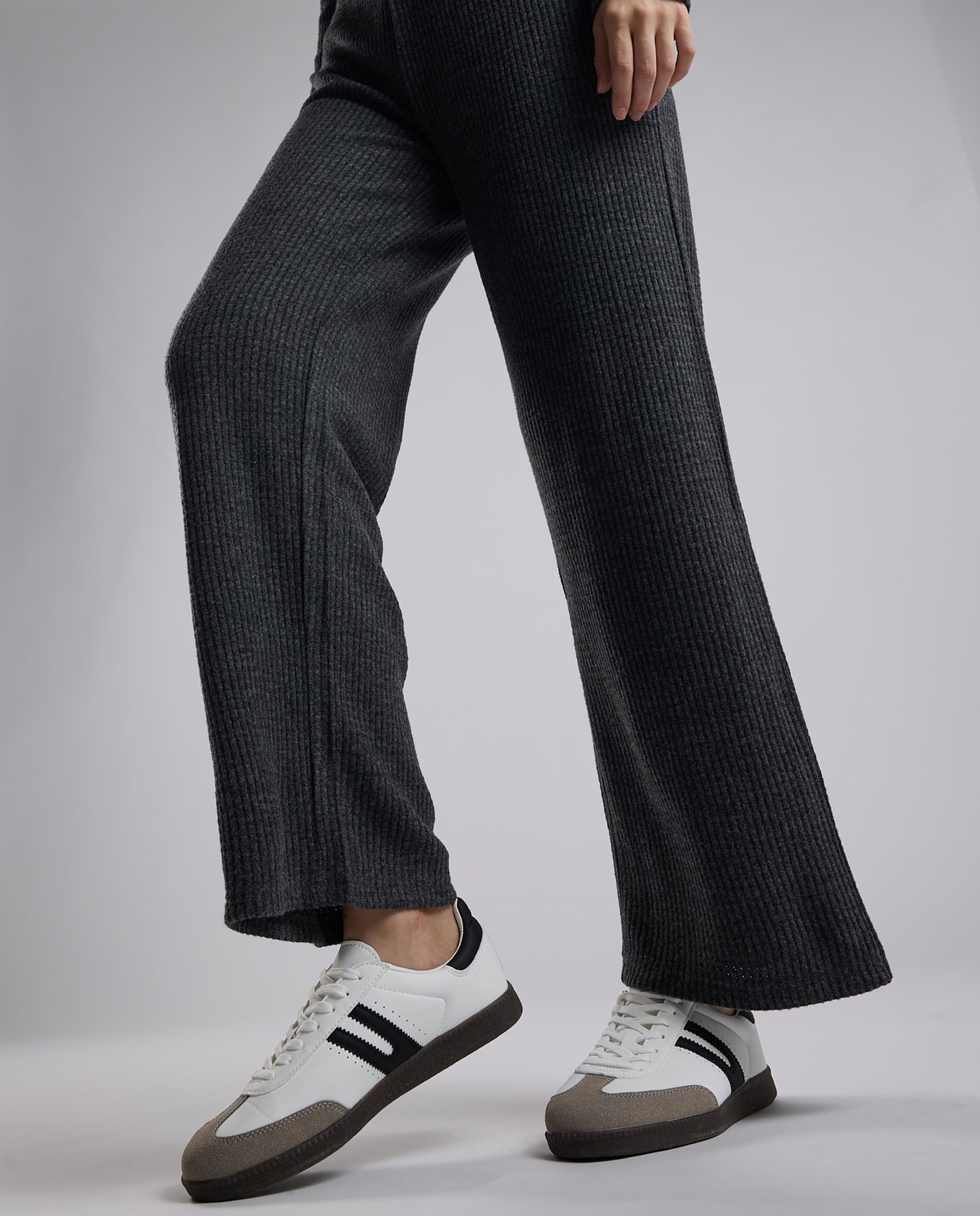 Color Block Low Top Sneakers