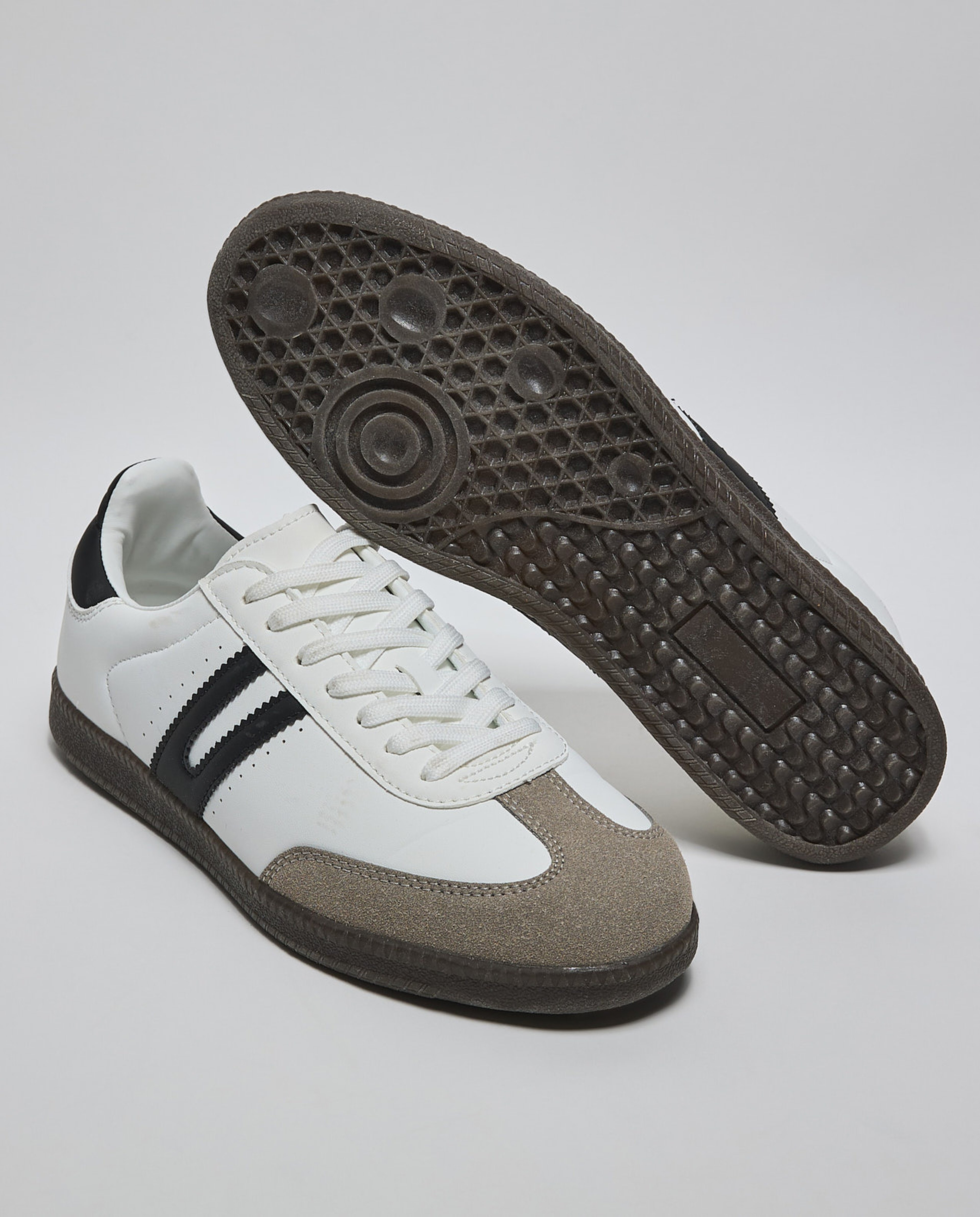 Color Block Low Top Sneakers