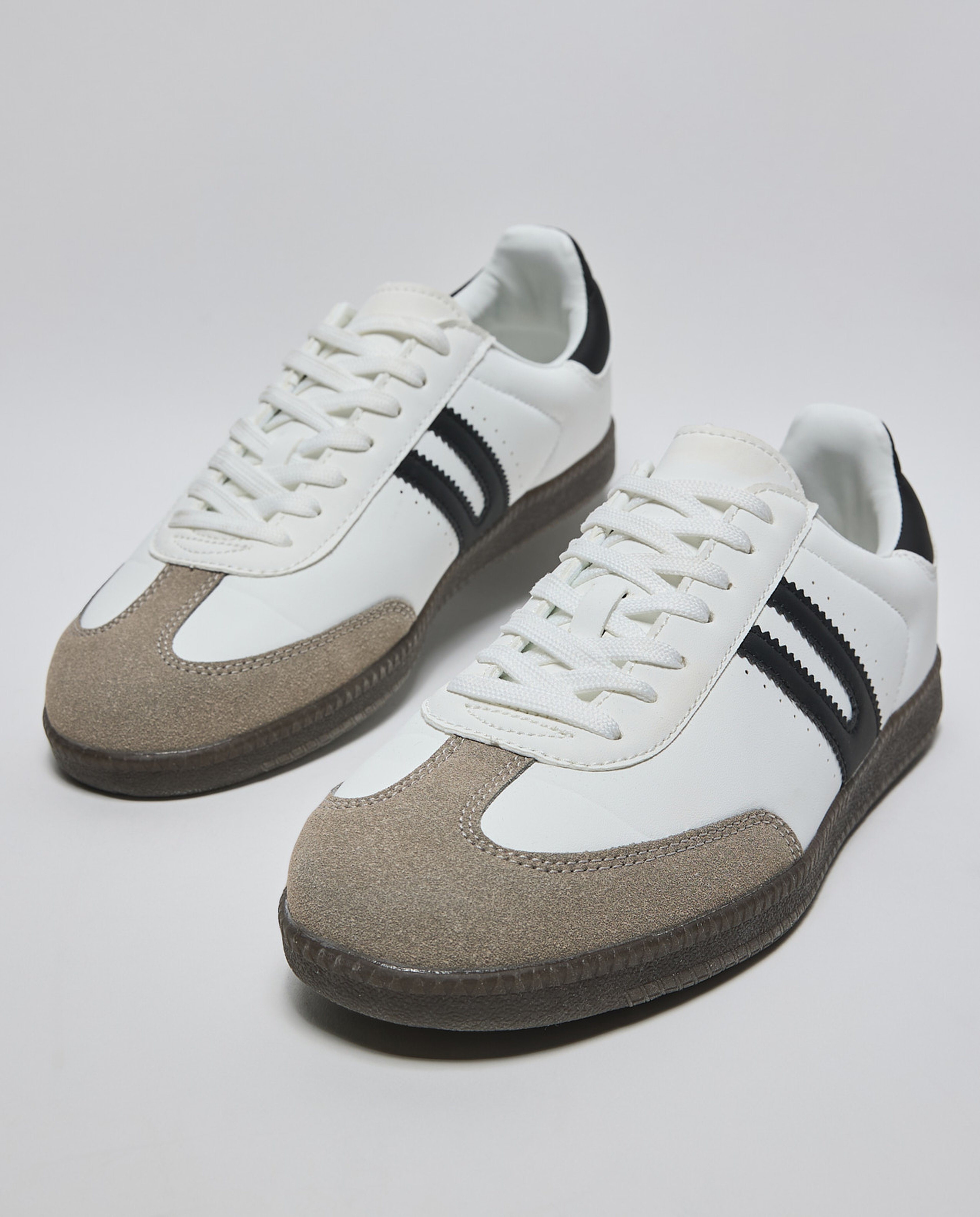 Color Block Low Top Sneakers