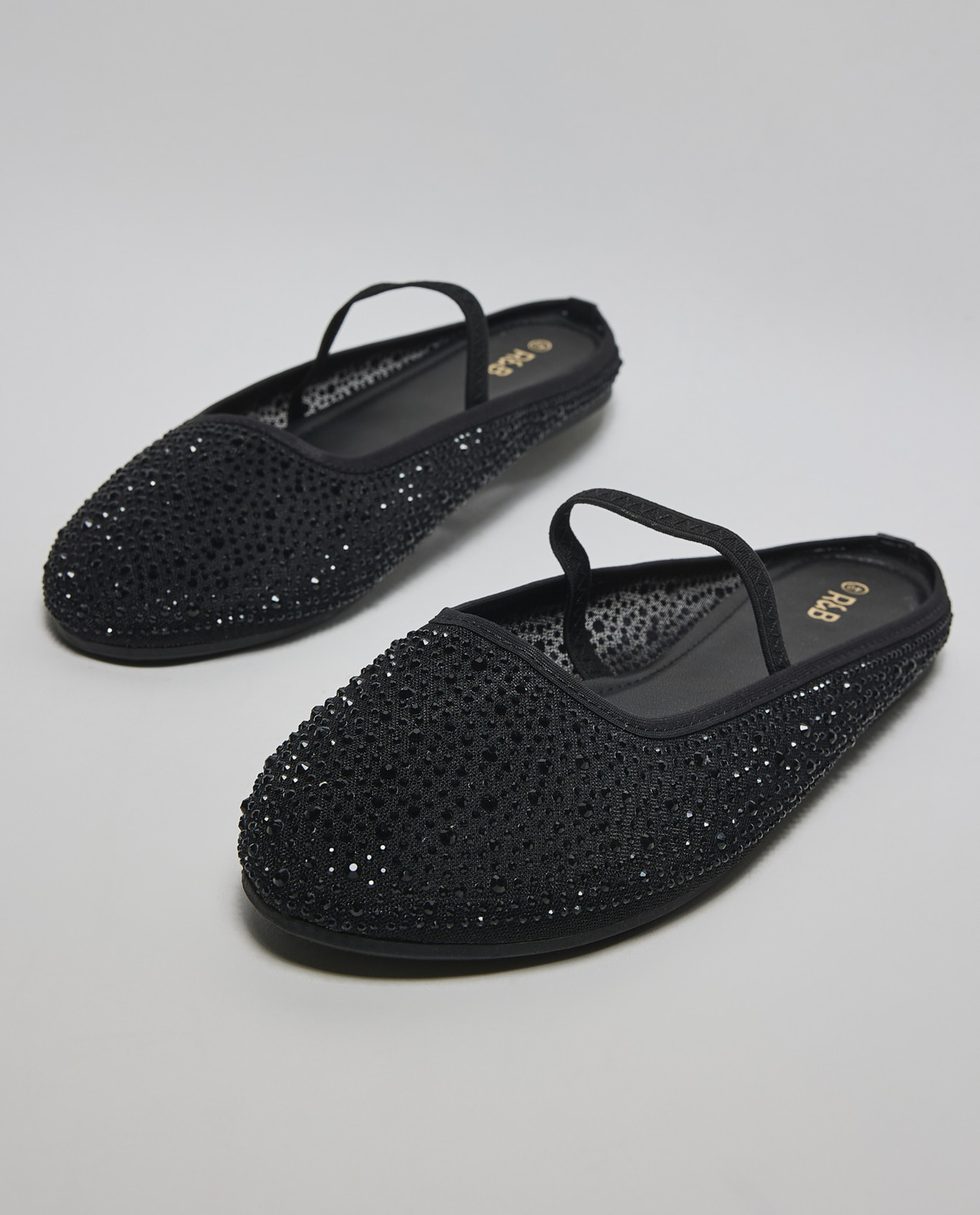 Embellished Flat Shoes