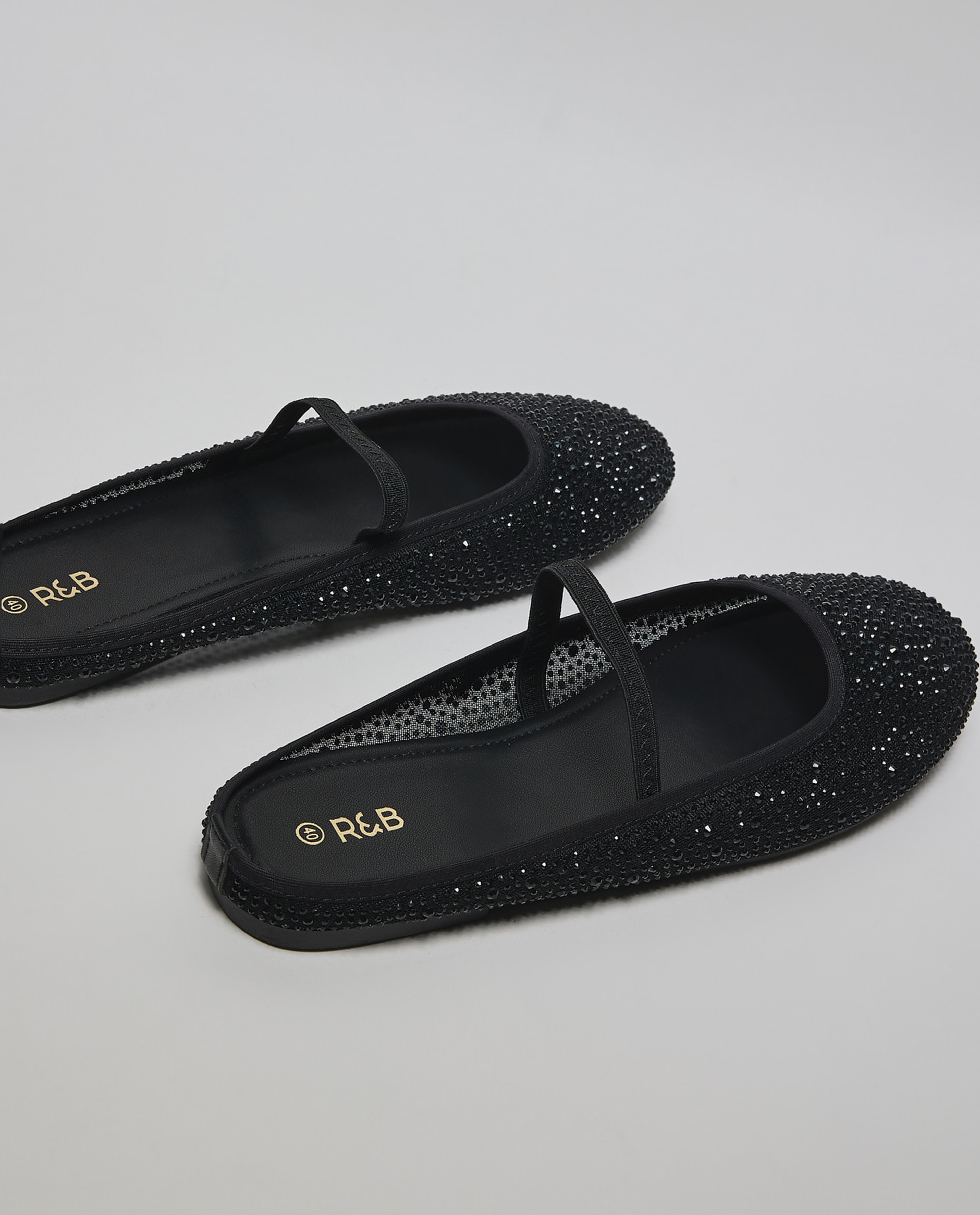 Embellished Flat Shoes