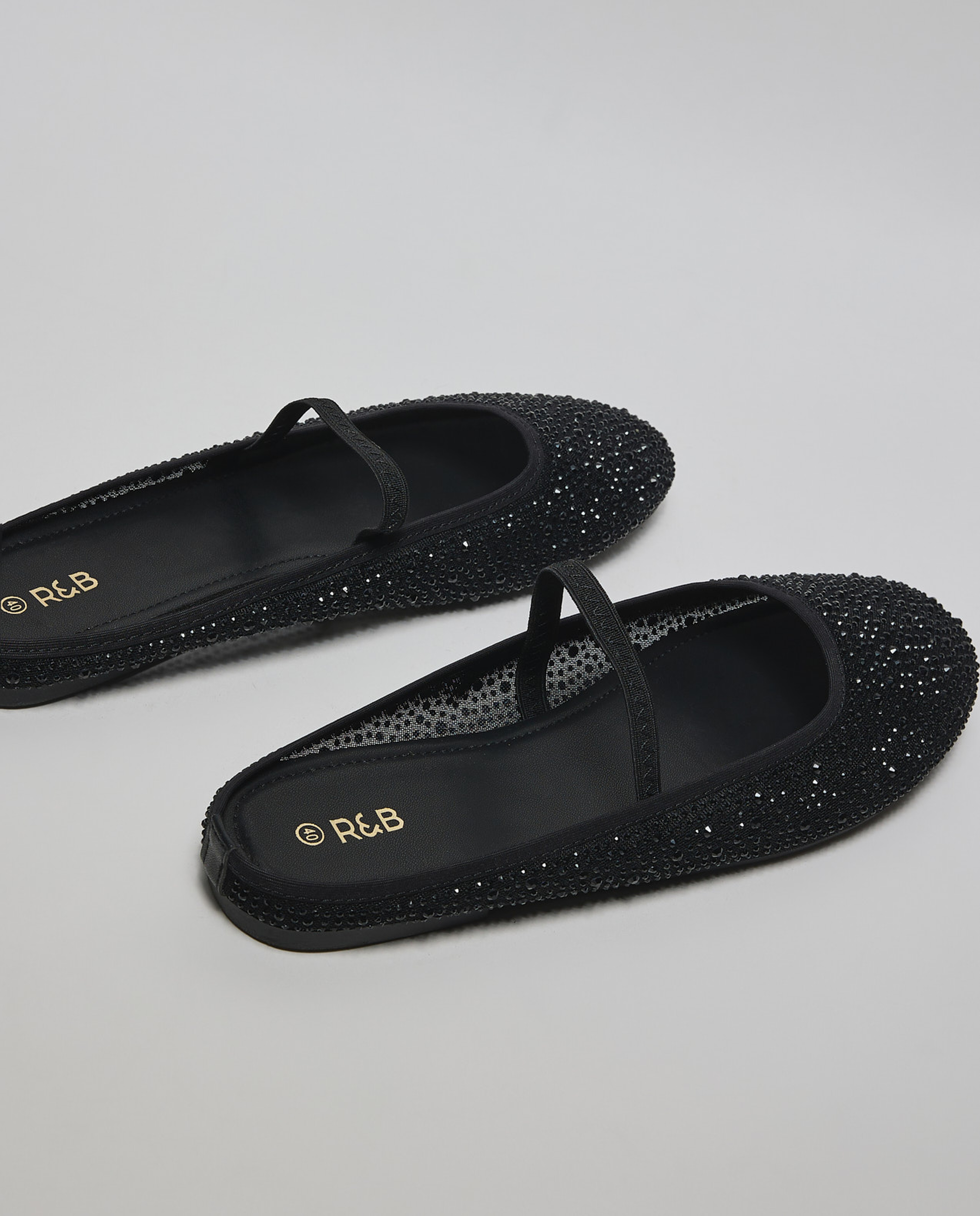 Embellished Flat Shoes
