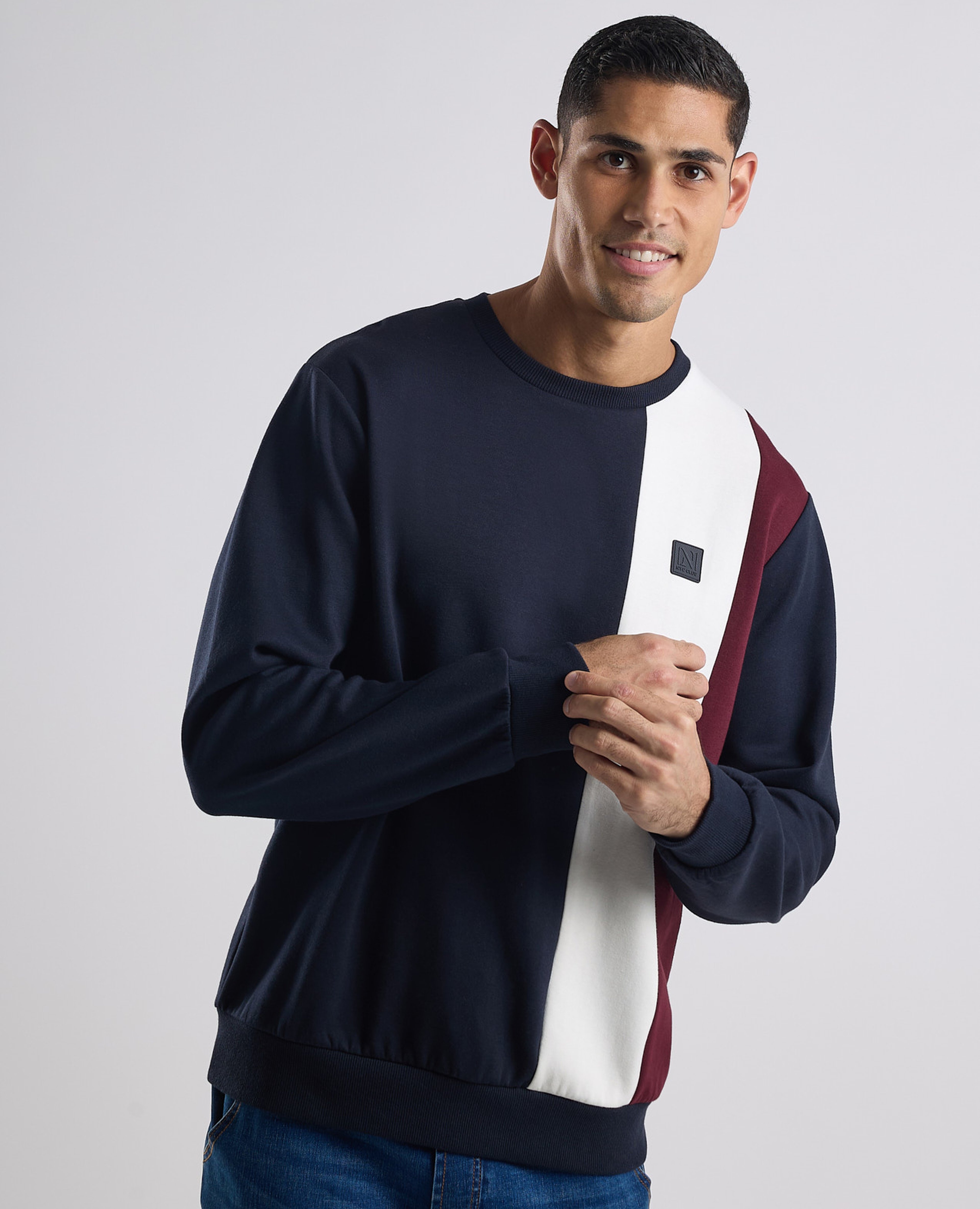 Color Block Sweatshirt with Crew Neck and Long Sleeves