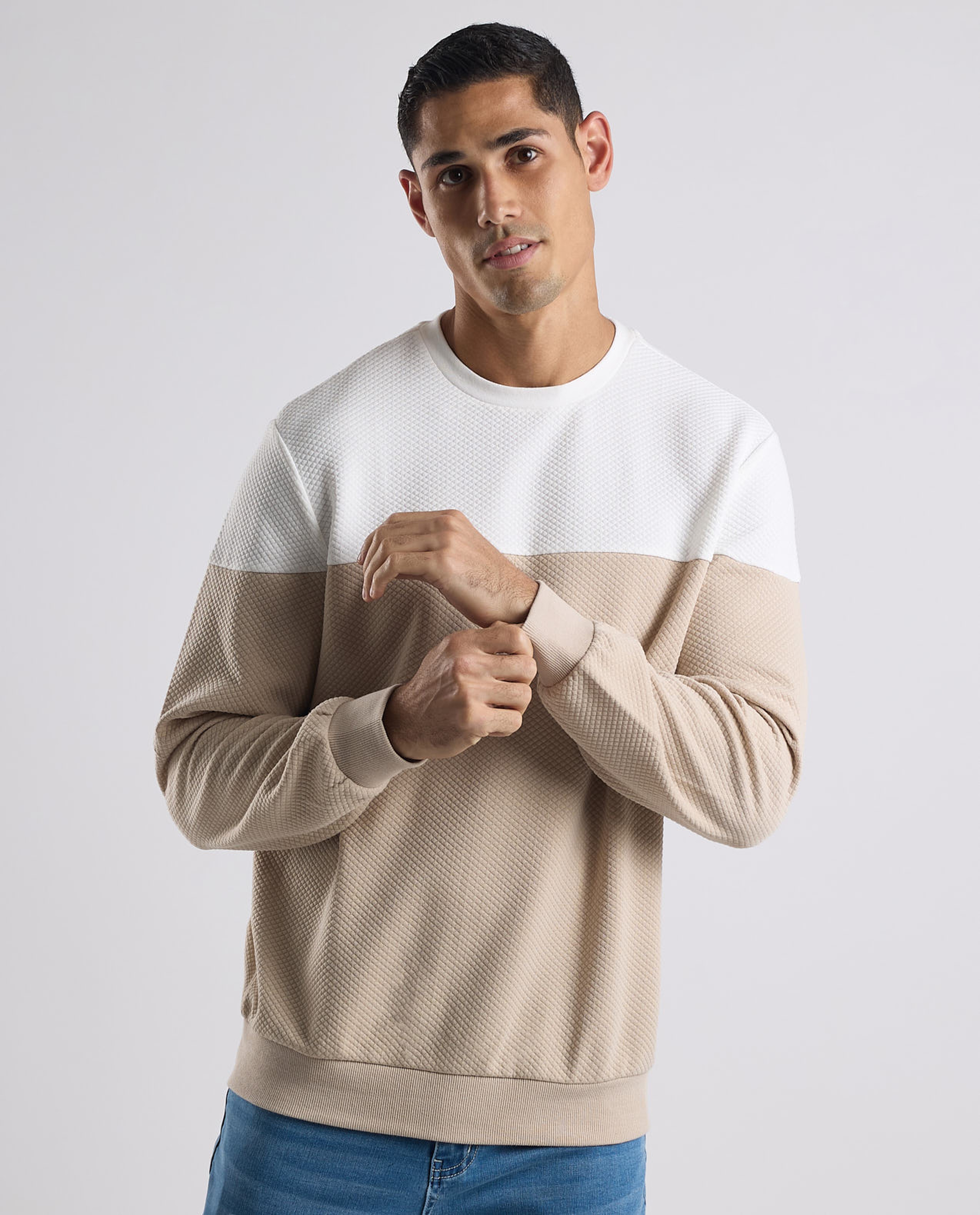 Color Block Sweatshirt with Crew Neck and Long Sleeves