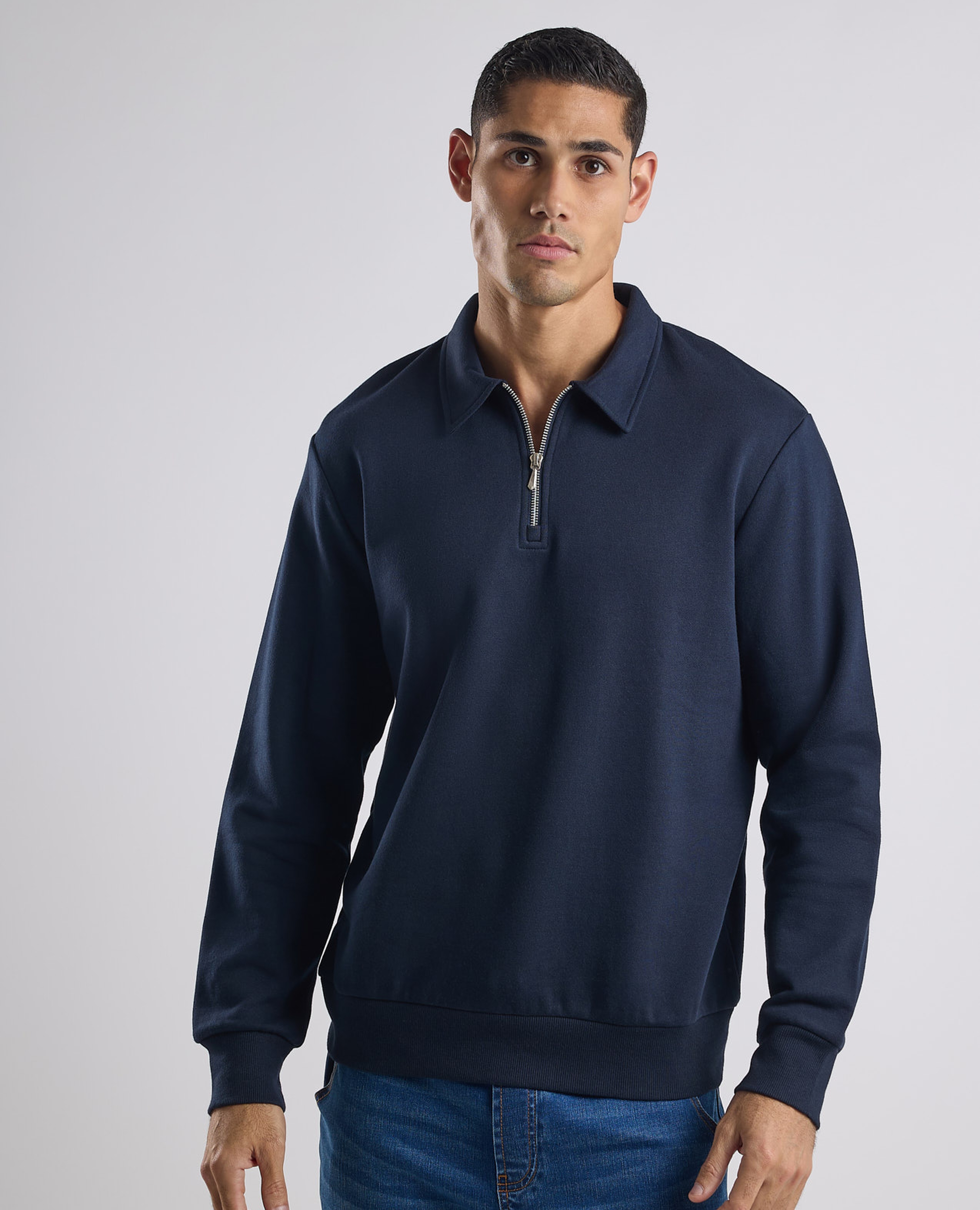 سويتشيرت سادة بياقة قميص وأكمام طويلة