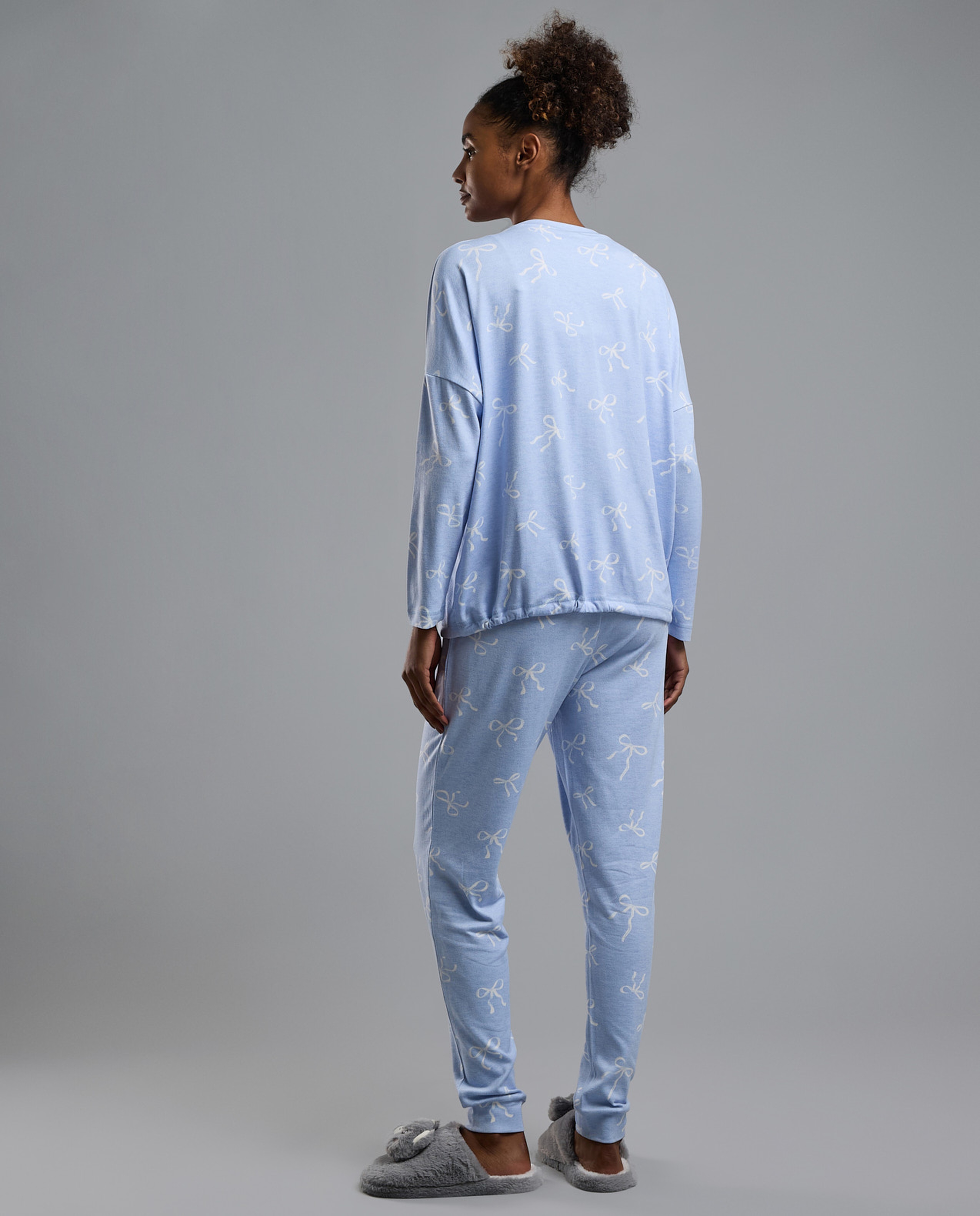 Self Patterned Long Sleeves Pyjama Set