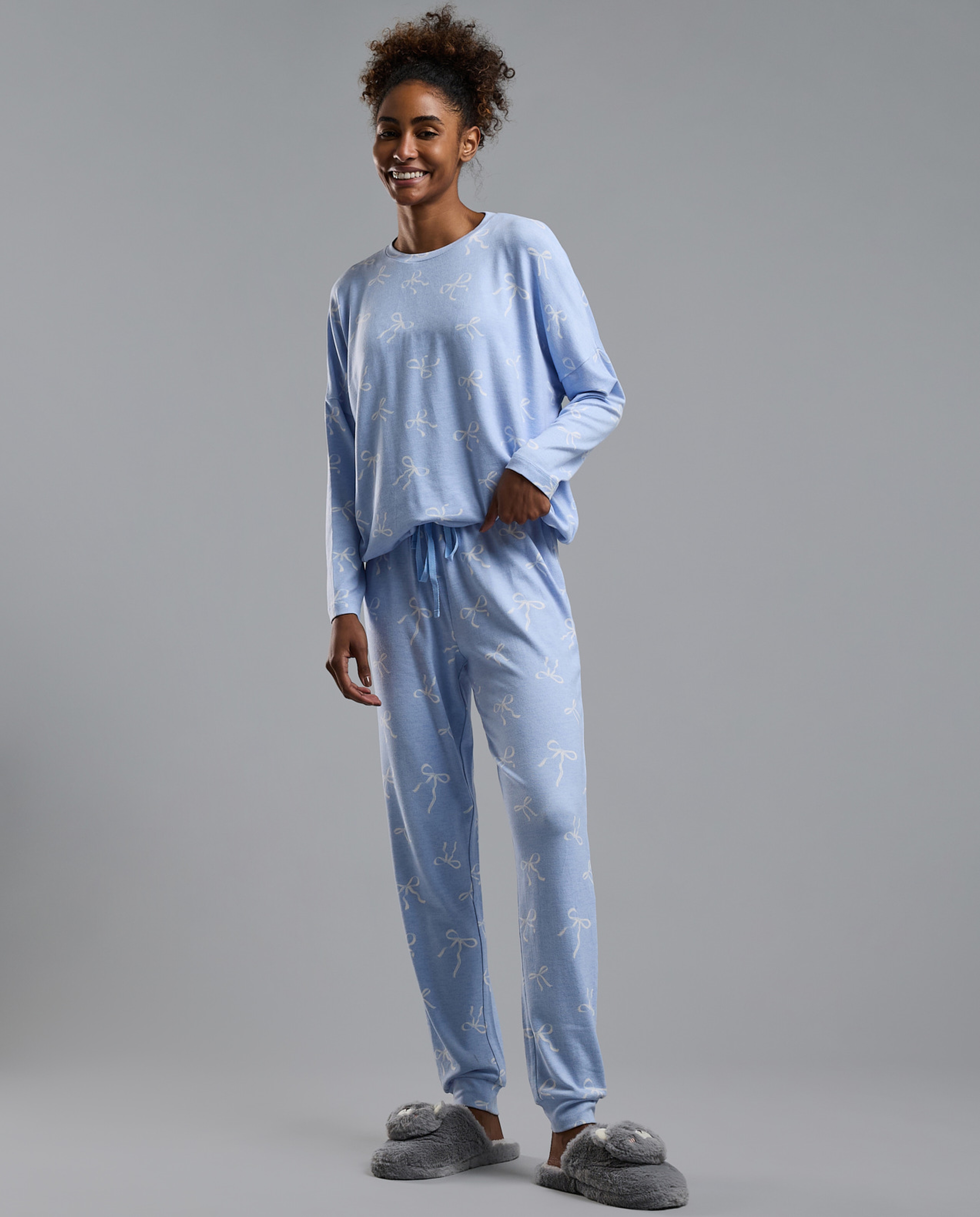 Self Patterned Long Sleeves Pyjama Set