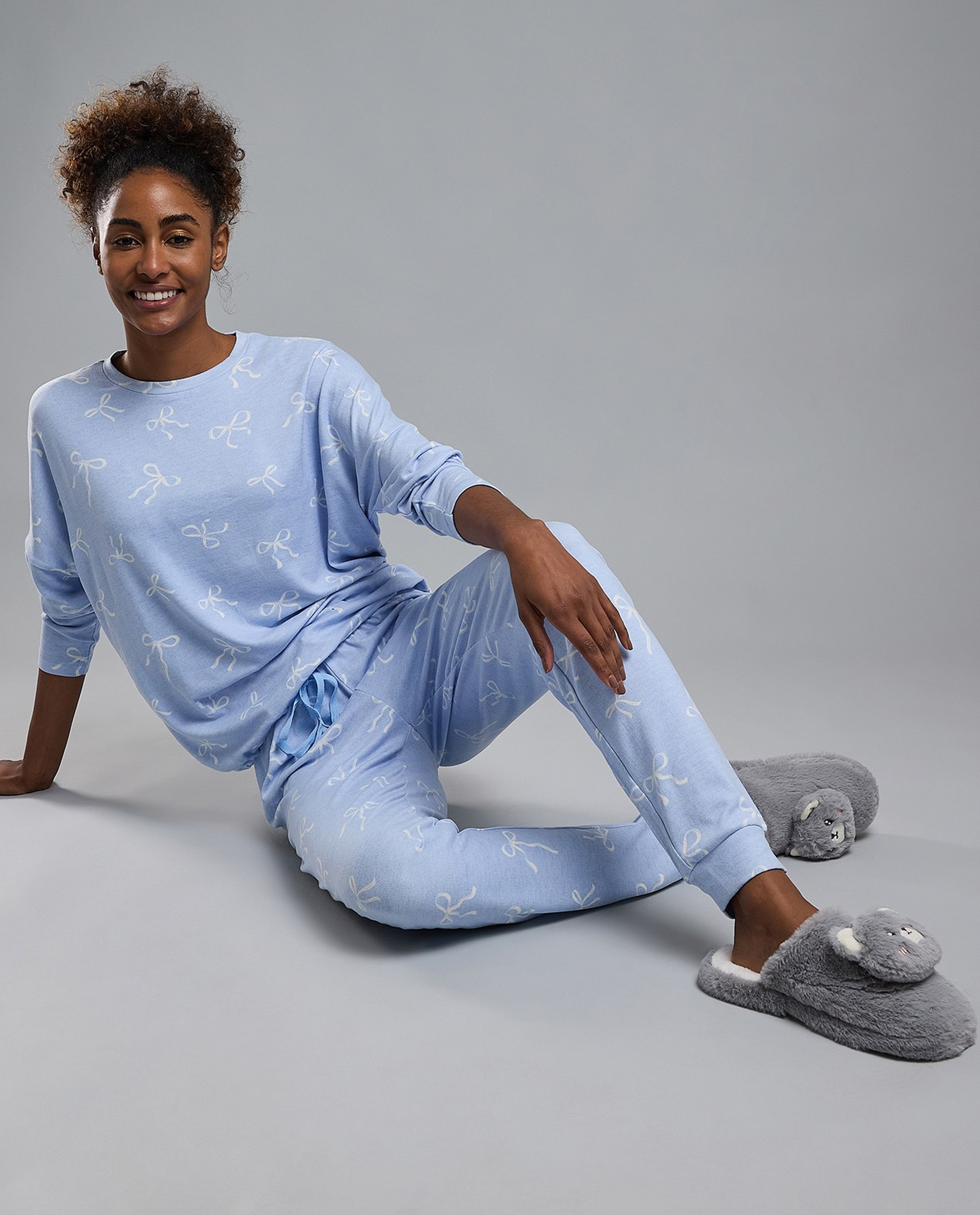 Self Patterned Long Sleeves Pyjama Set