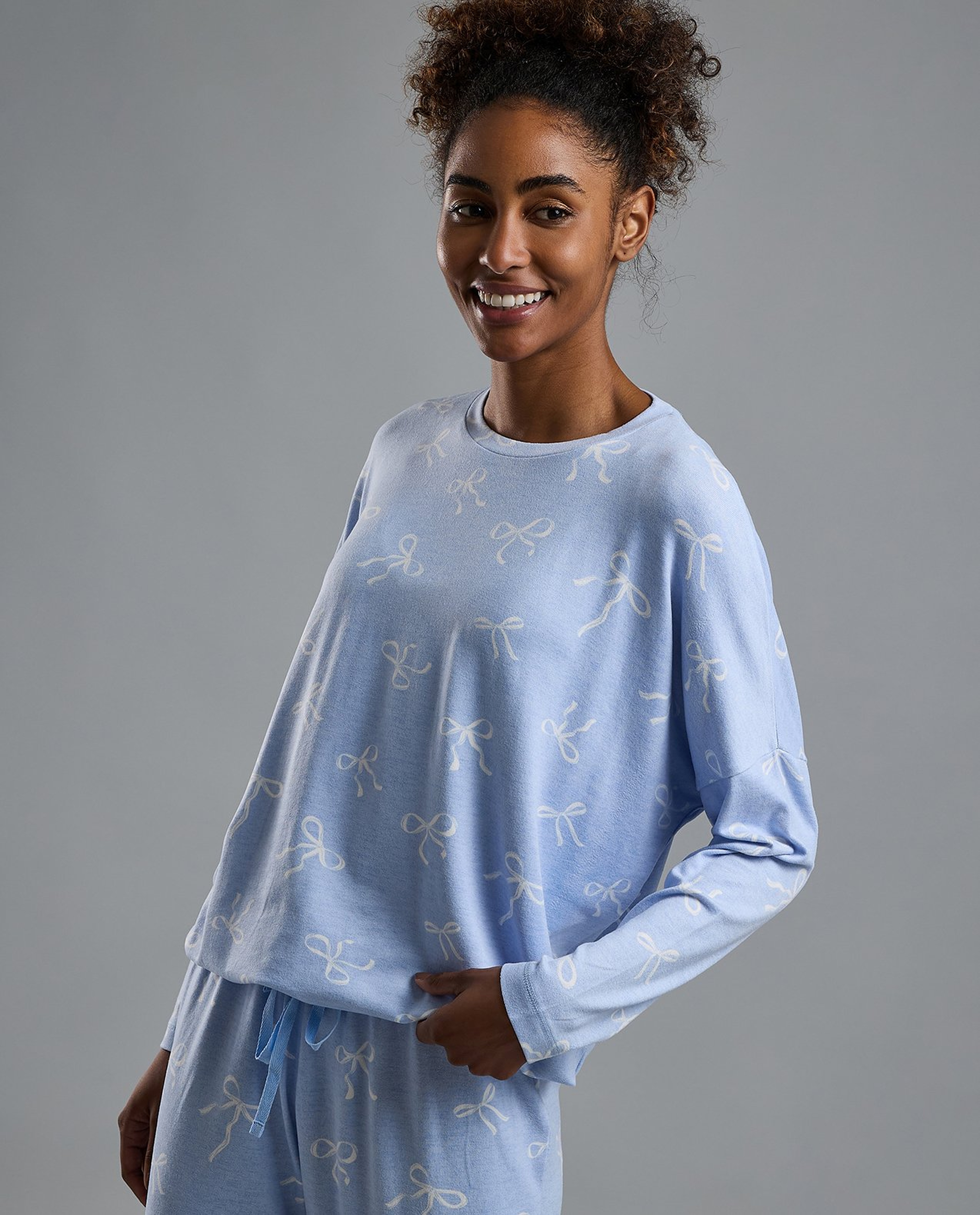 Self Patterned Long Sleeves Pyjama Set