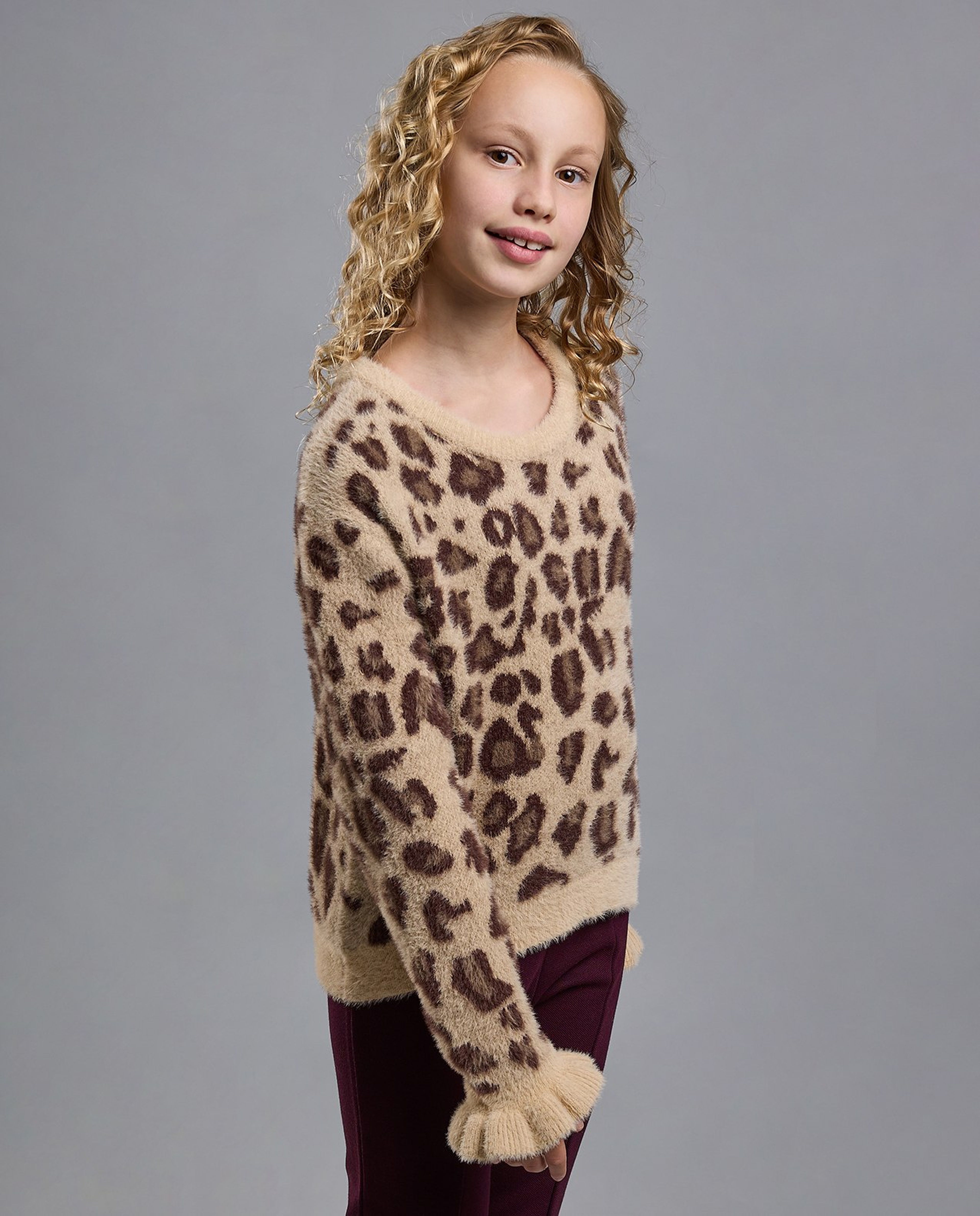 Animal Patterned Sweater with Crew Neck and Long Sleeves