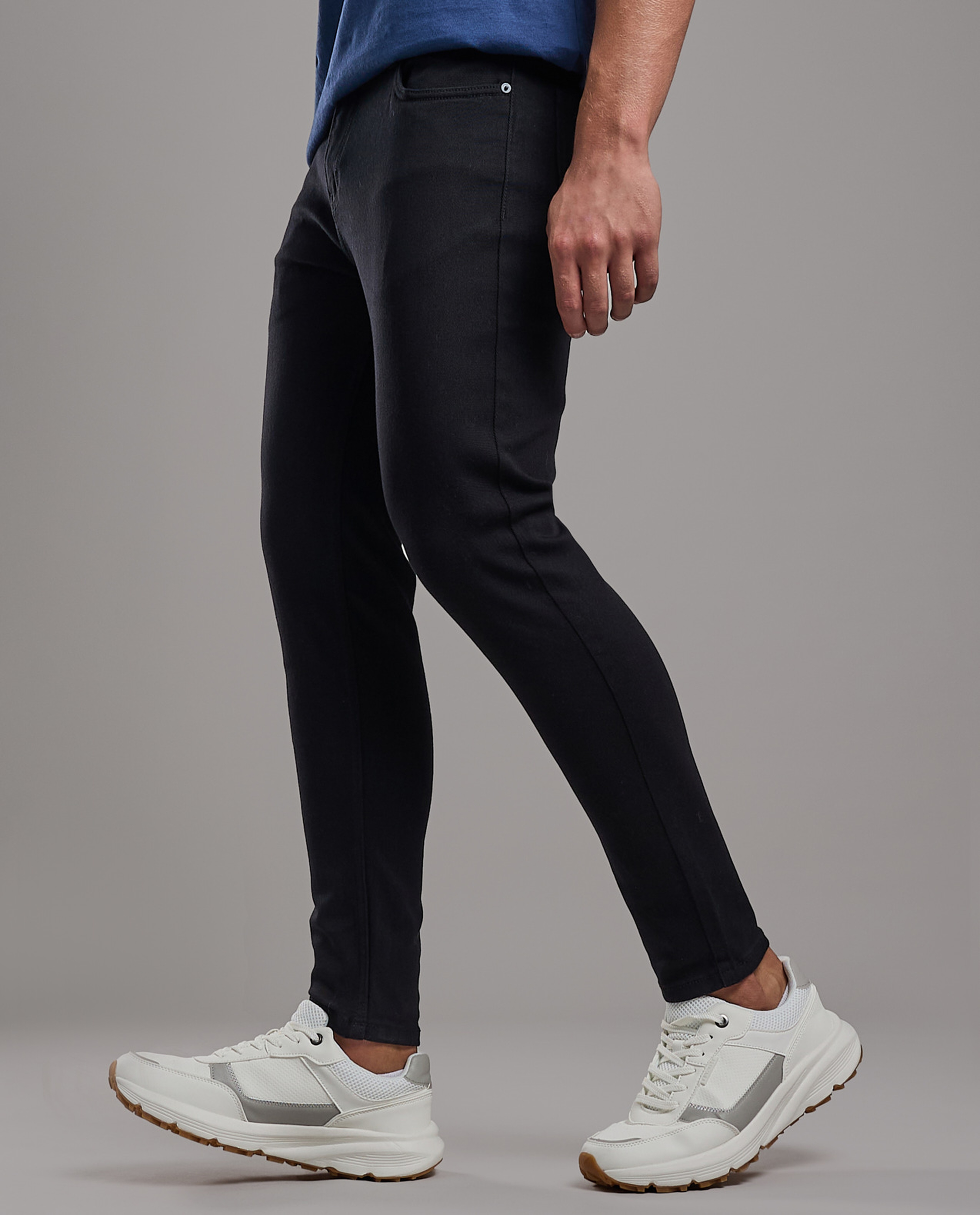 Solid Carrot Fit Jeans with Button Closure