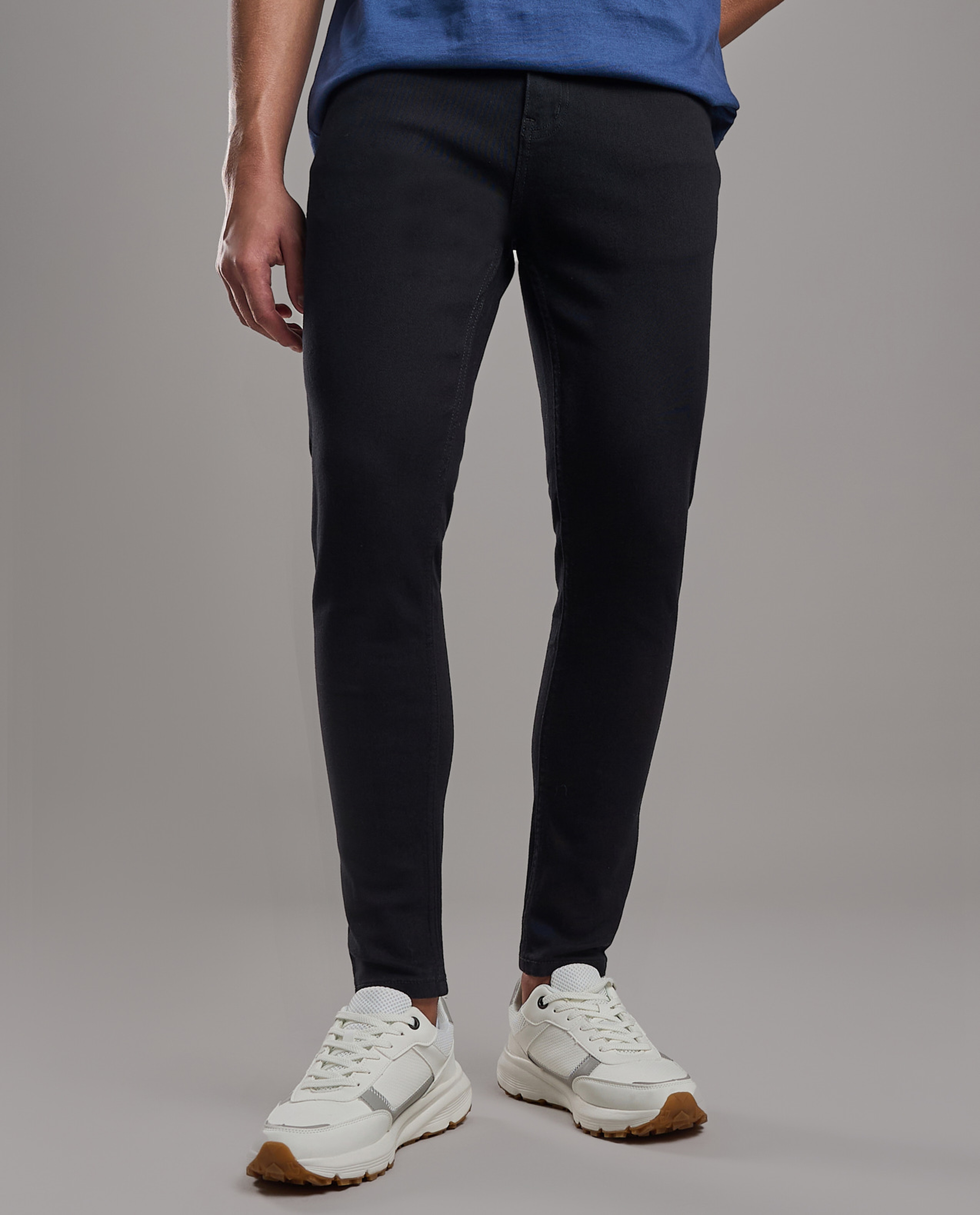 Solid Carrot Fit Jeans with Button Closure