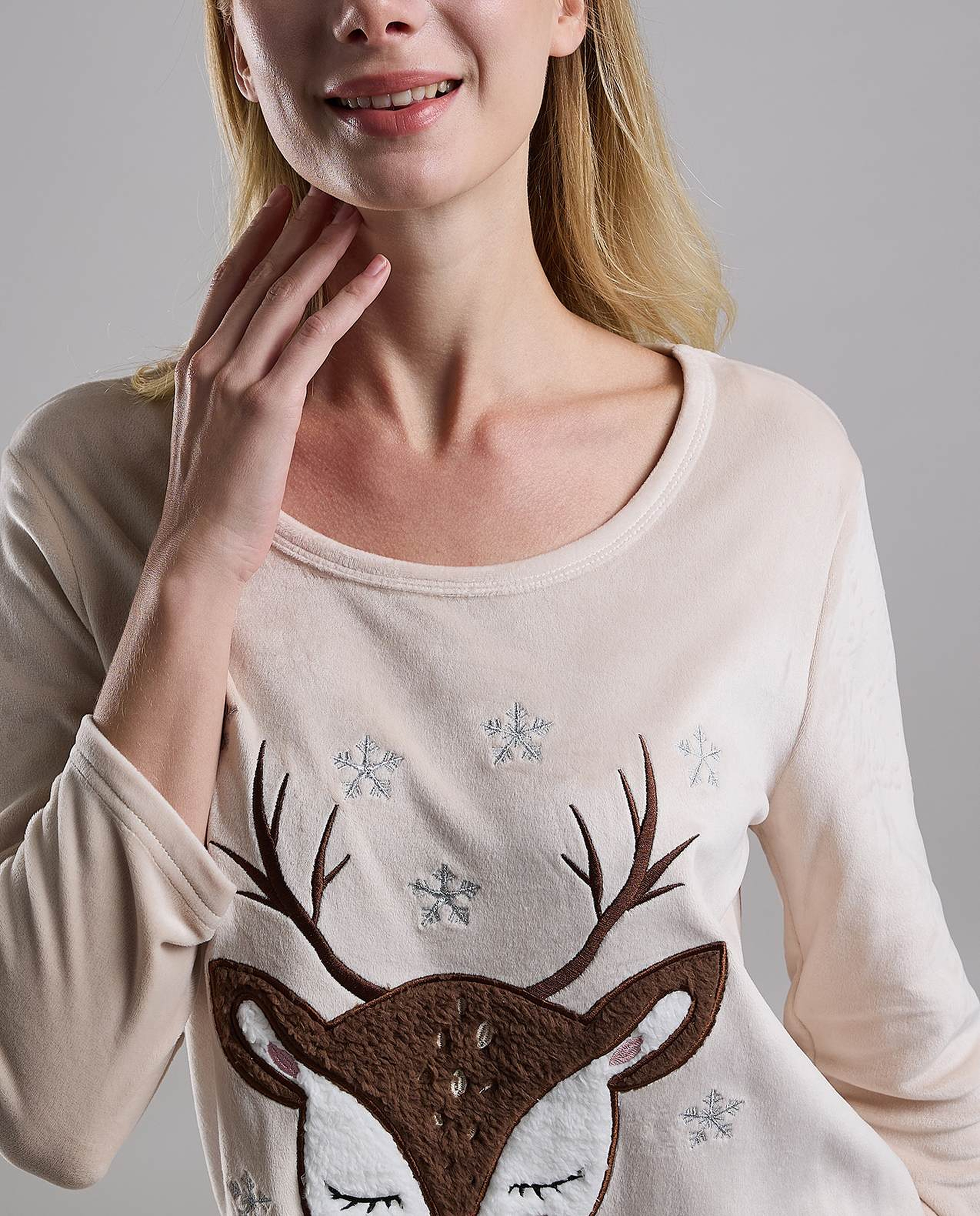 Appliqued Nightdress with Long Sleeves