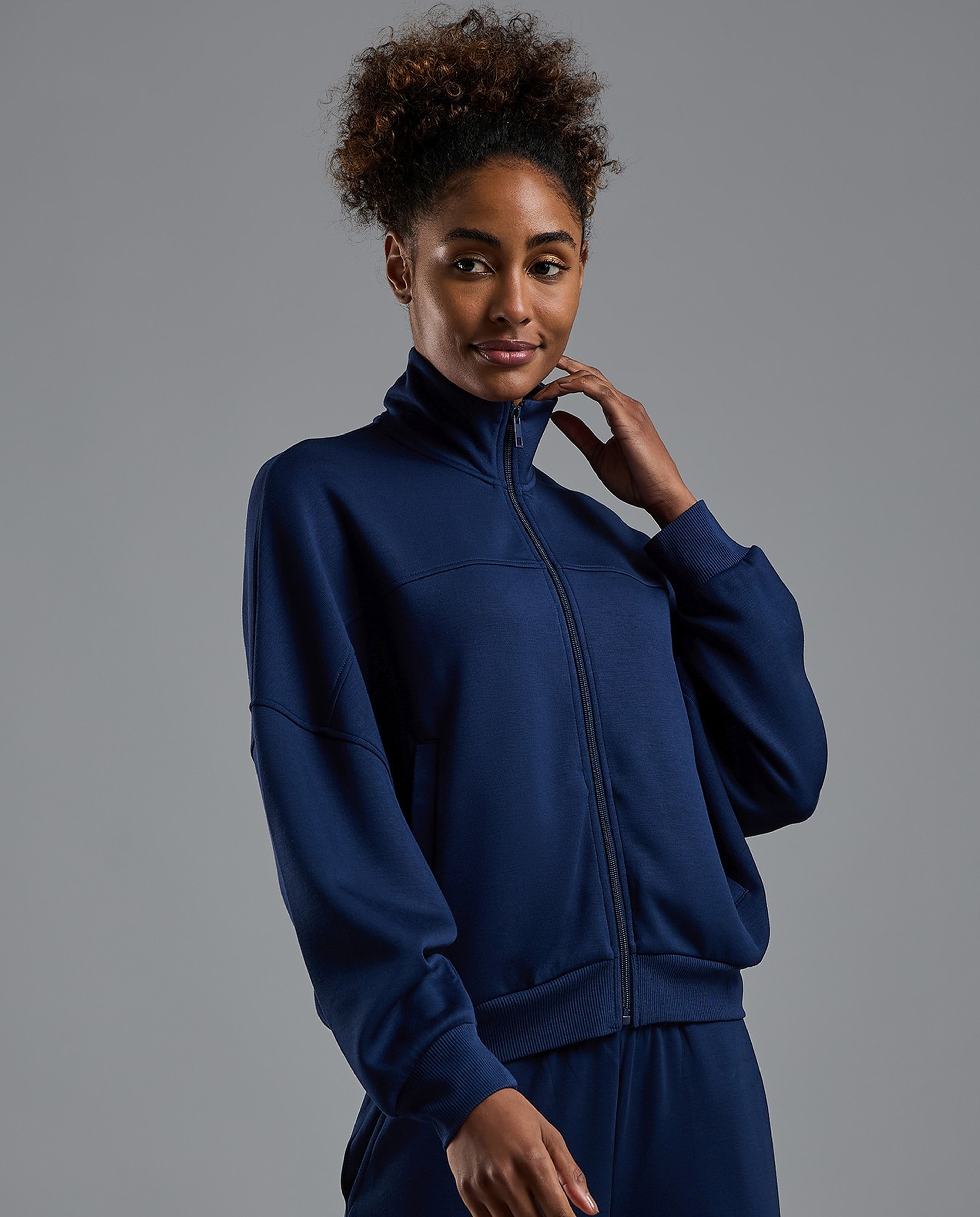 Solid Active Jacket with Zipper Closure