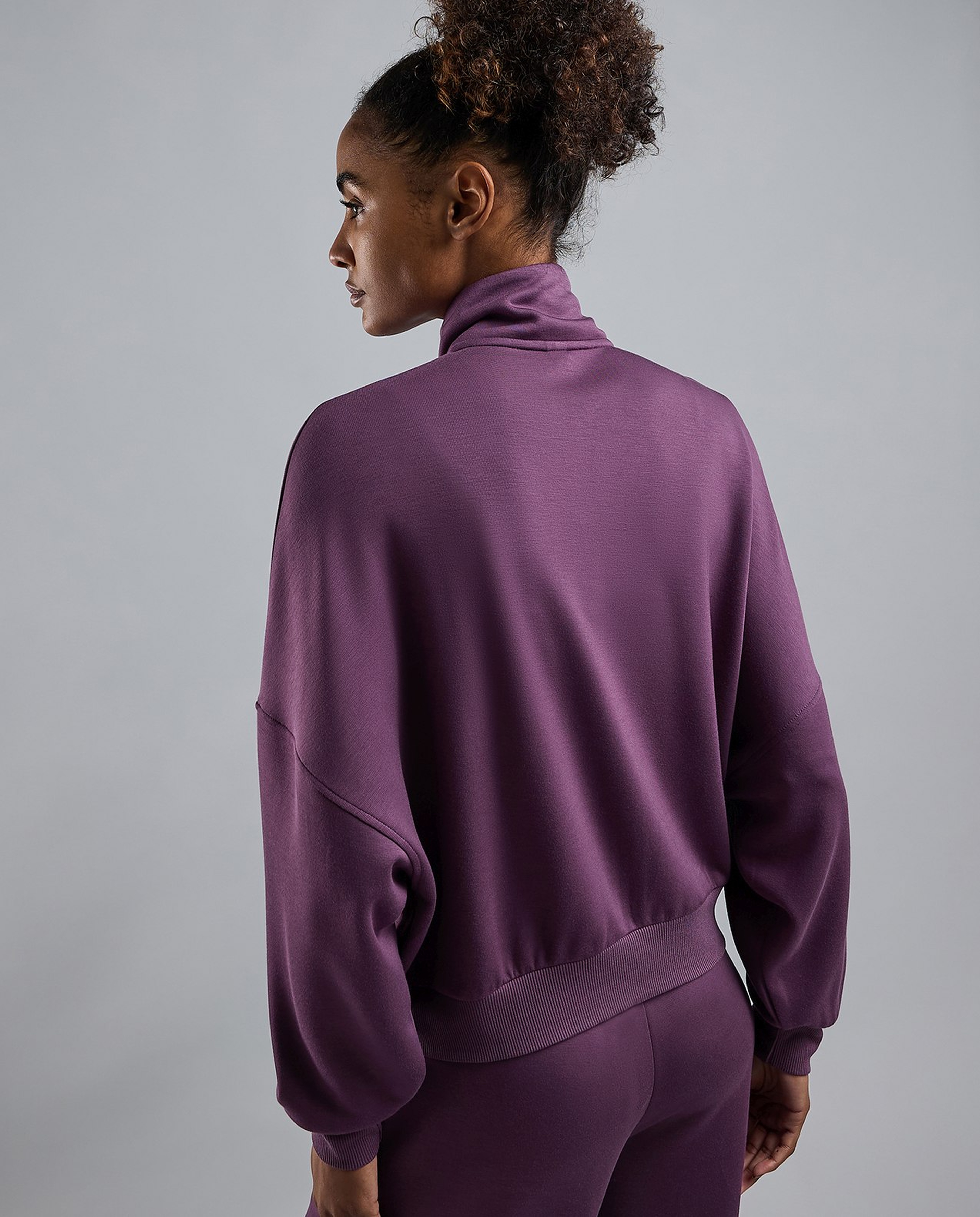 Solid Active Jacket with Zipper Closure