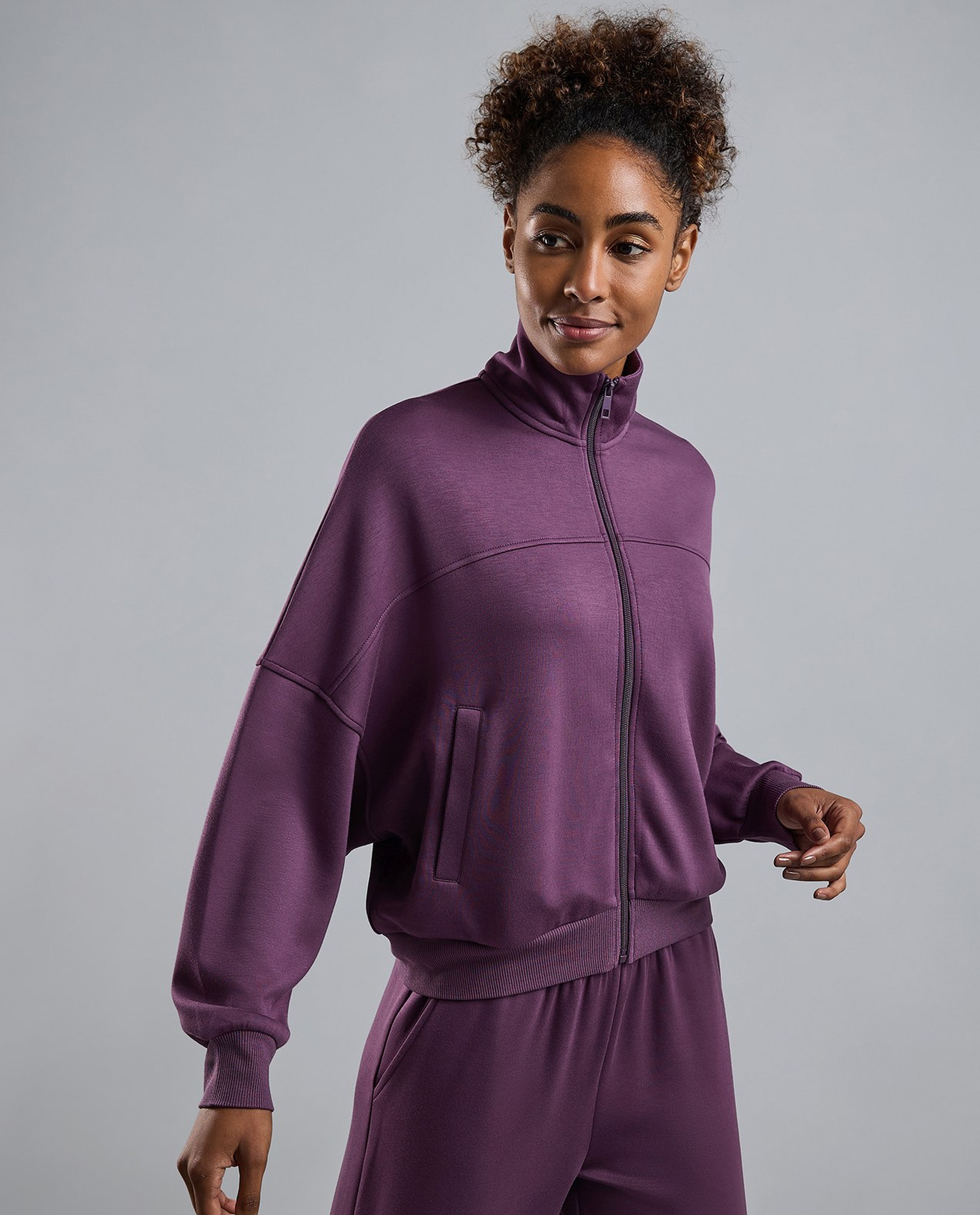 Solid Active Jacket with Zipper Closure