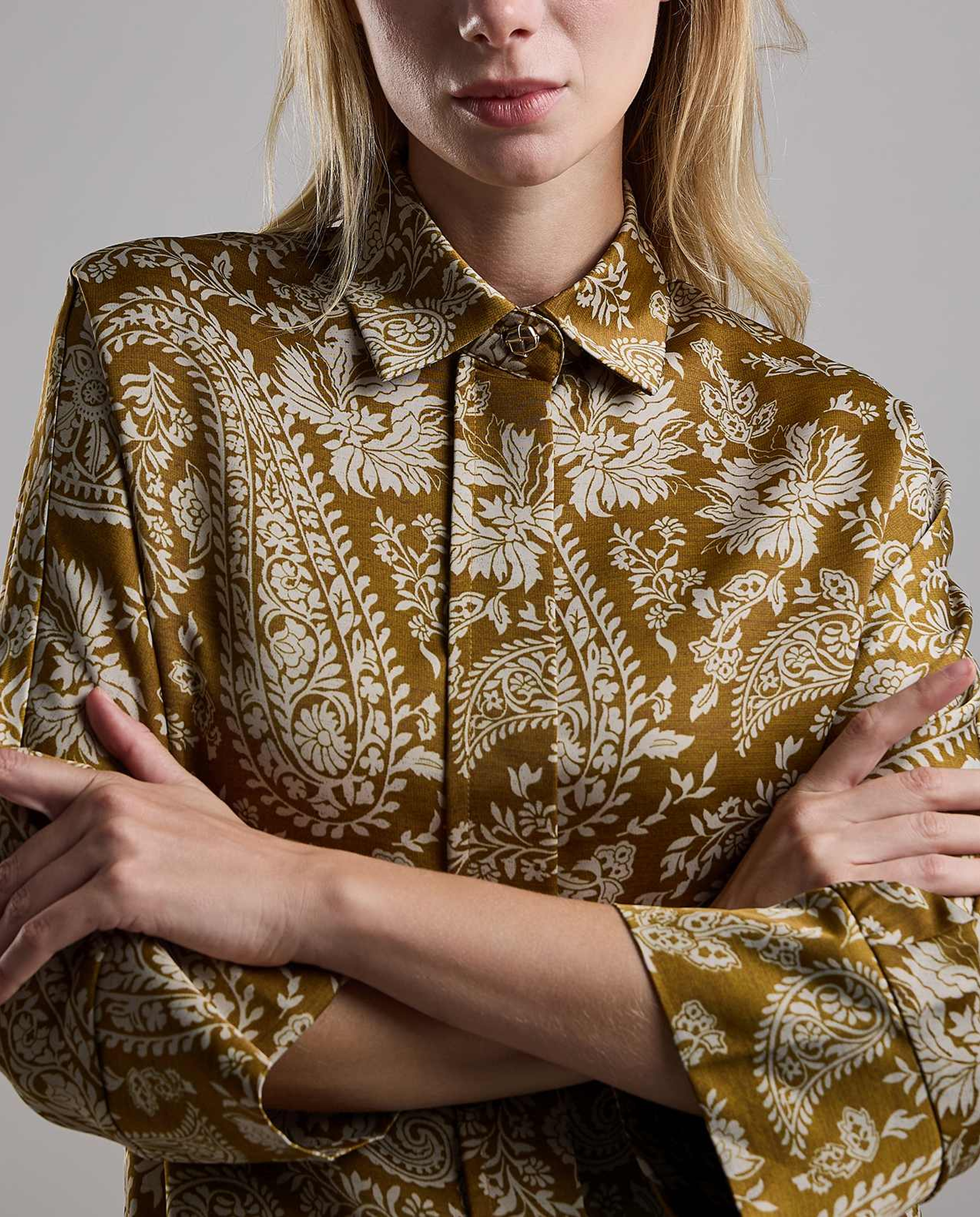 Patterned Shirt with Classic Collar and Long Sleeves