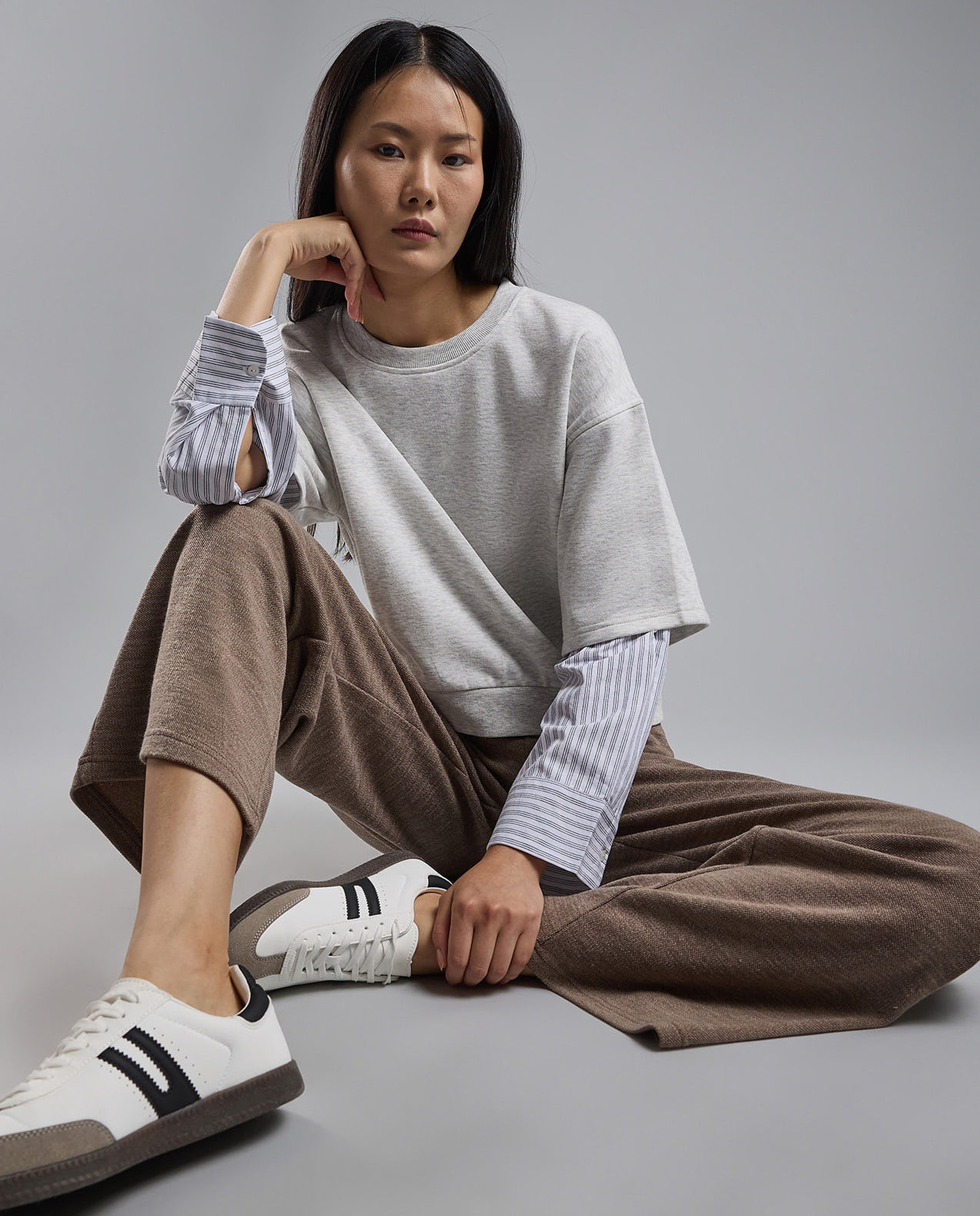 Solid Layered Sweatshirt with Crew Neck and Long Sleeves