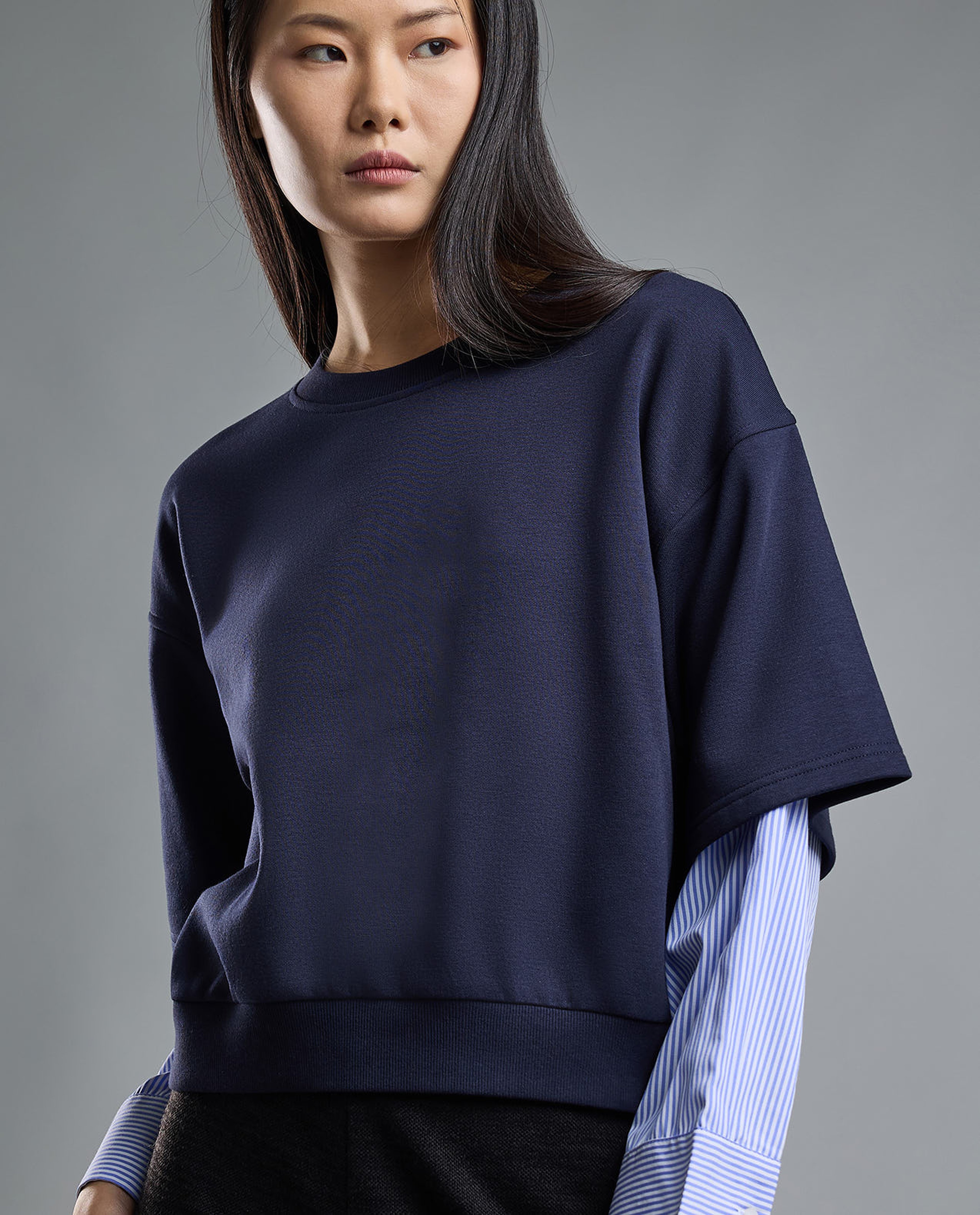 Solid Layered Sweatshirt with Crew Neck and Long Sleeves