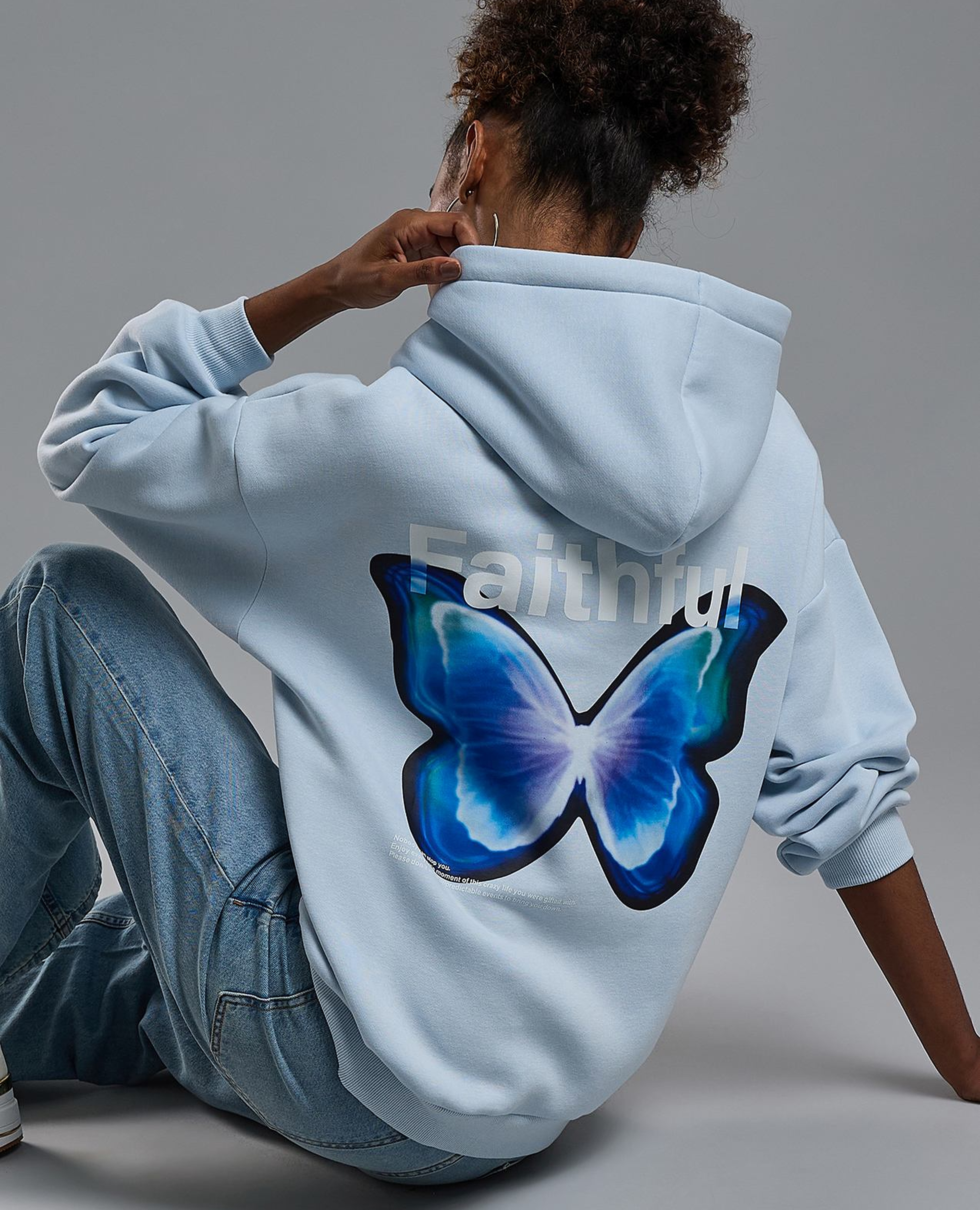 هودي واسع بكم طويل وطبعة