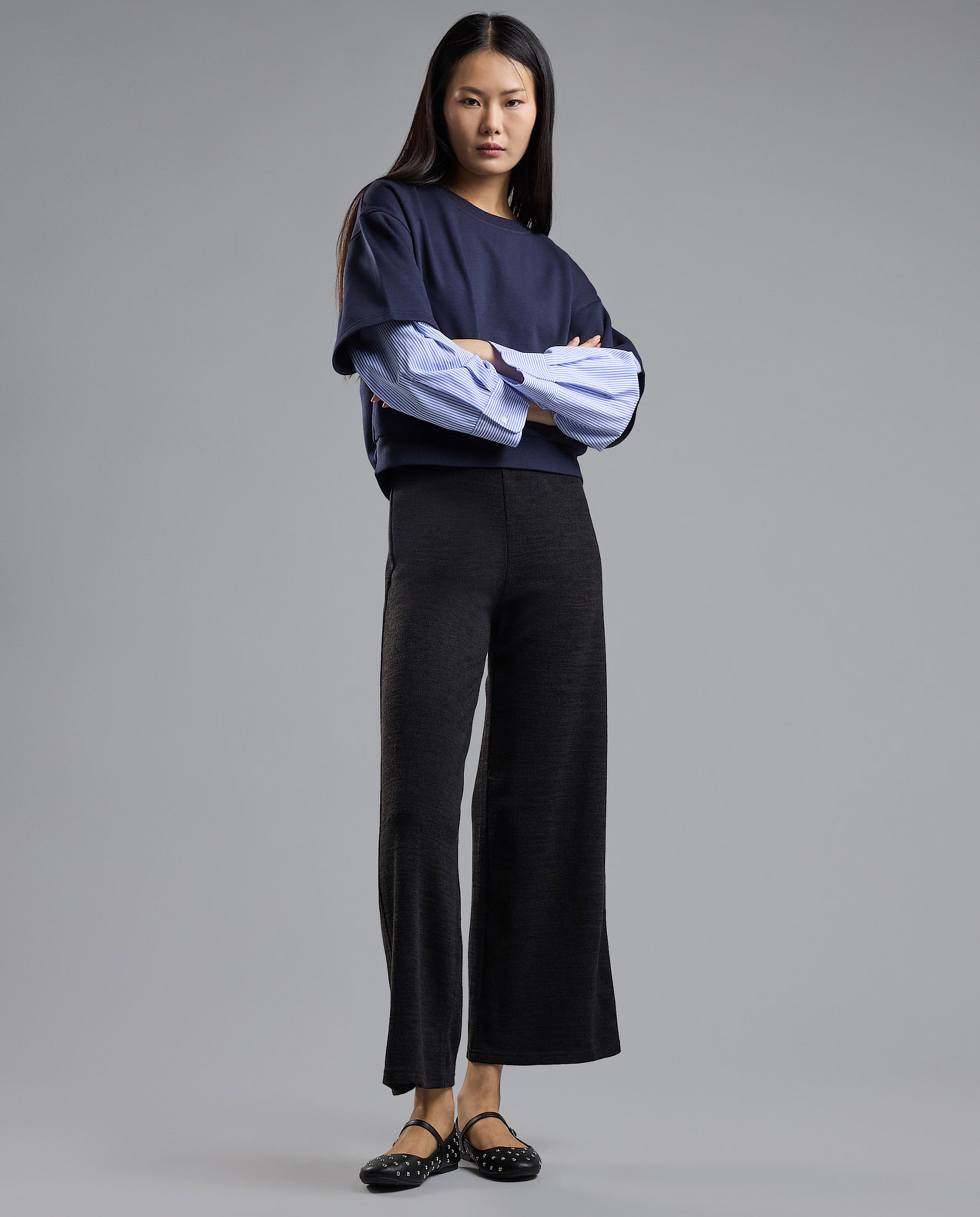 Solid Layered Sweatshirt with Crew Neck and Long Sleeves