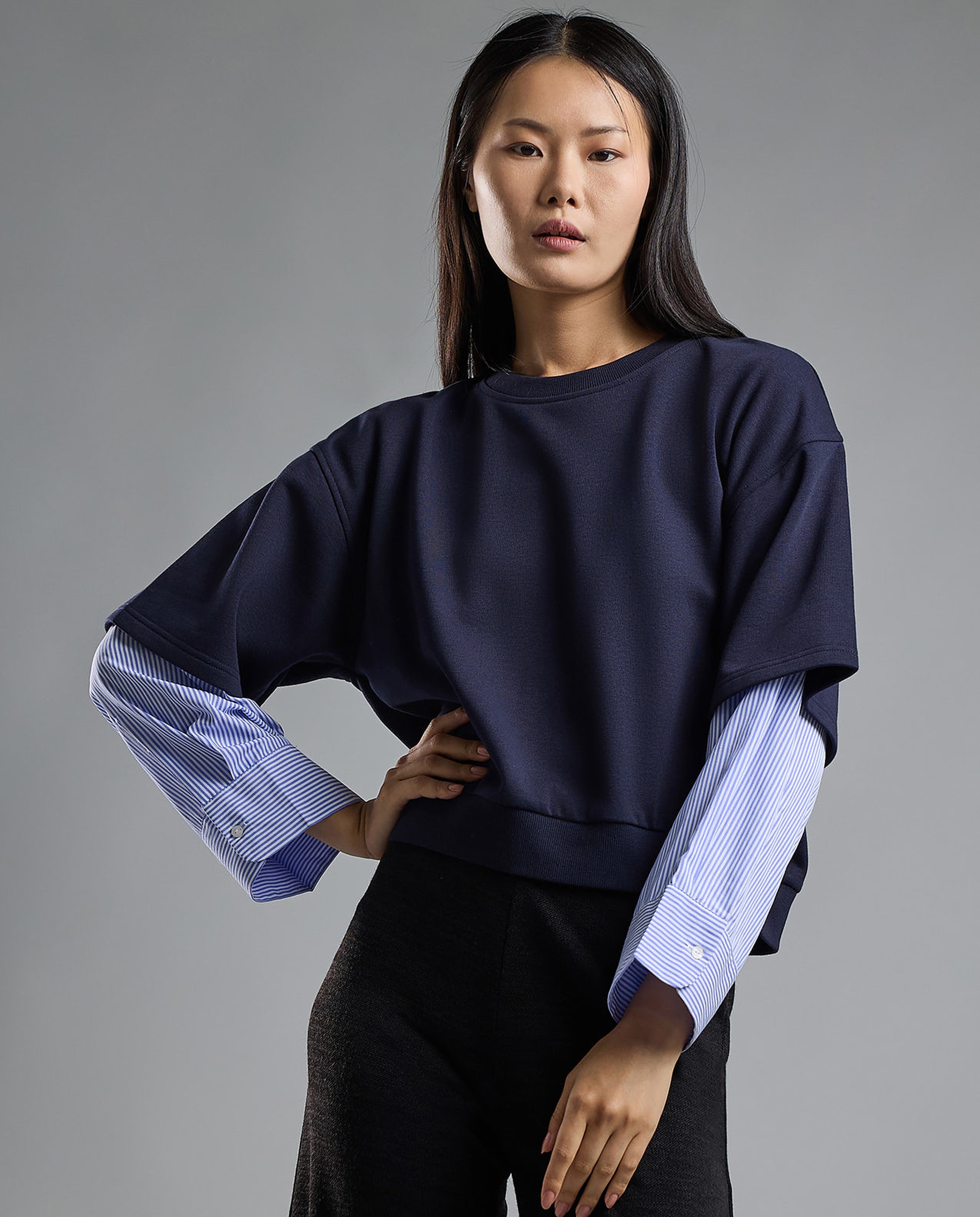 Solid Layered Sweatshirt with Crew Neck and Long Sleeves