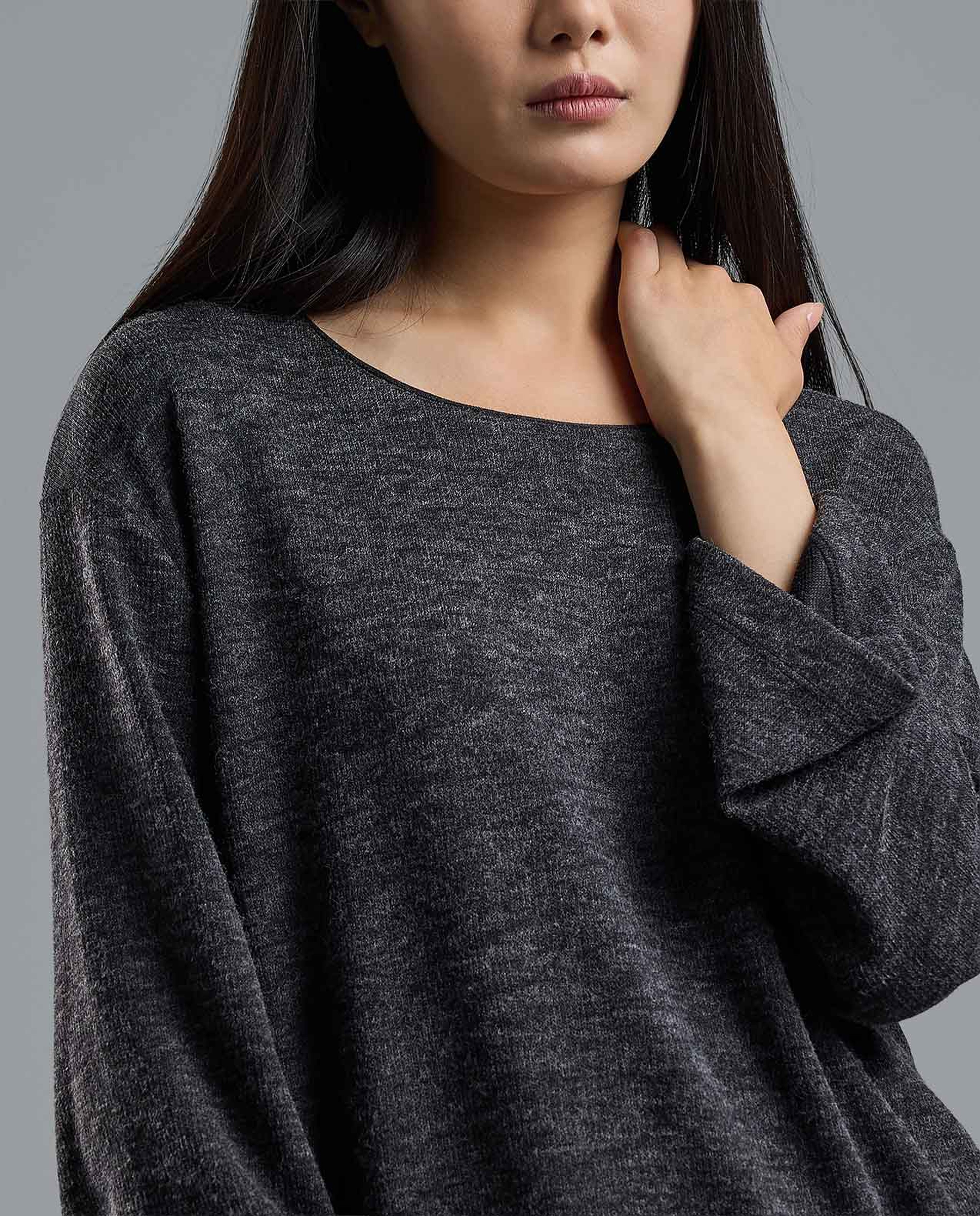 Textured Knit Top with Round Neck and Long Sleeves