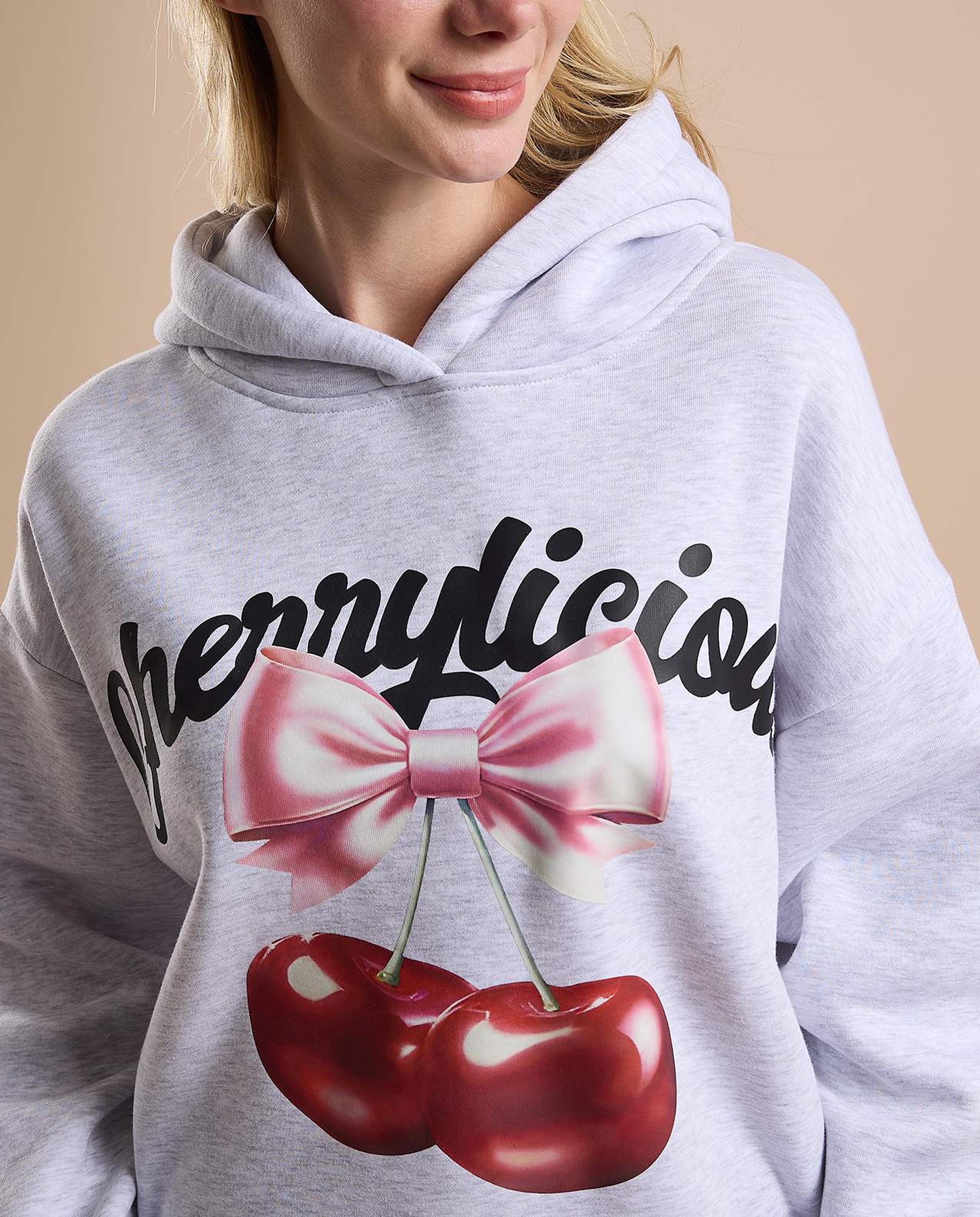 هودي واسع بكم طويل وطبعة