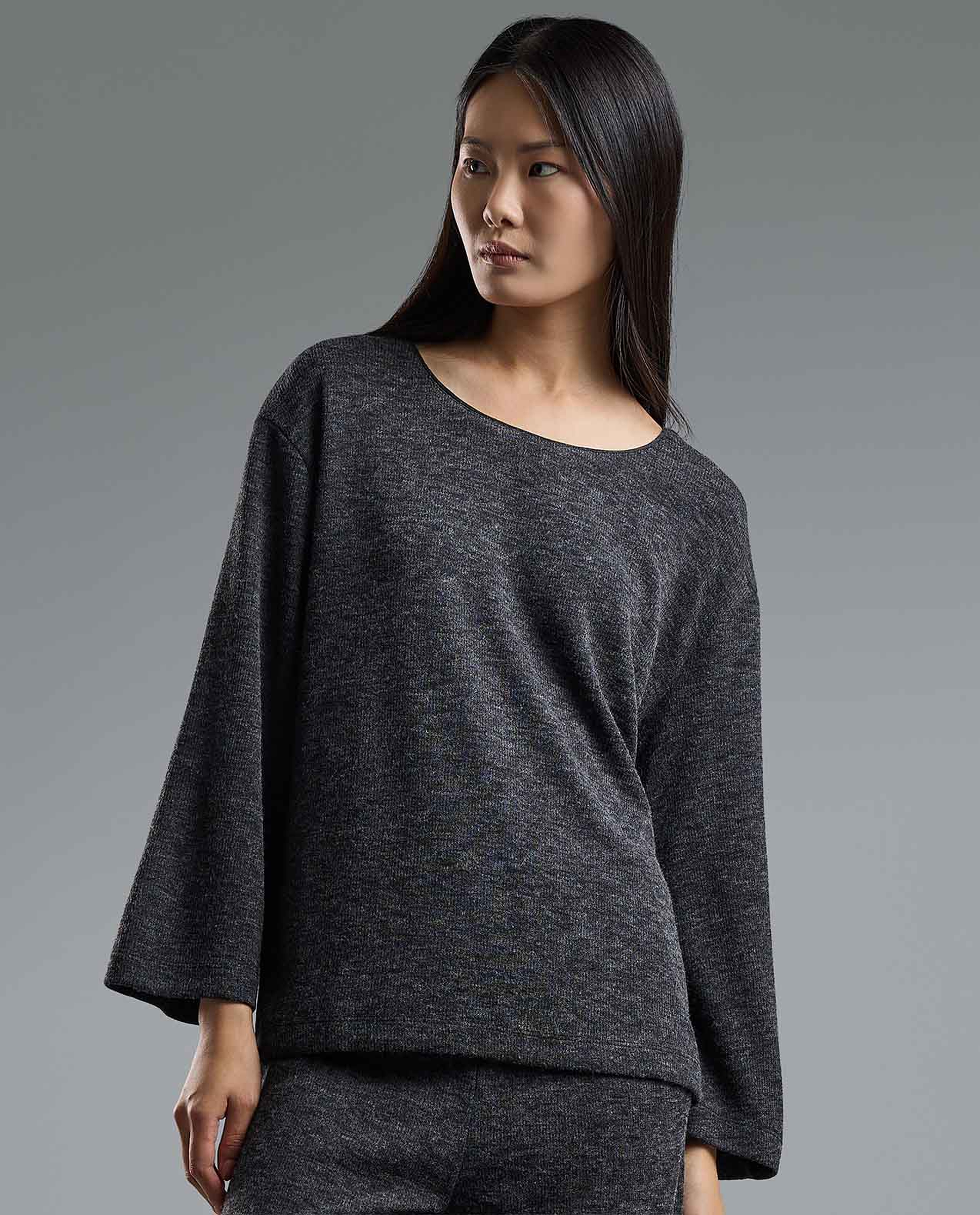 Textured Knit Top with Round Neck and Long Sleeves