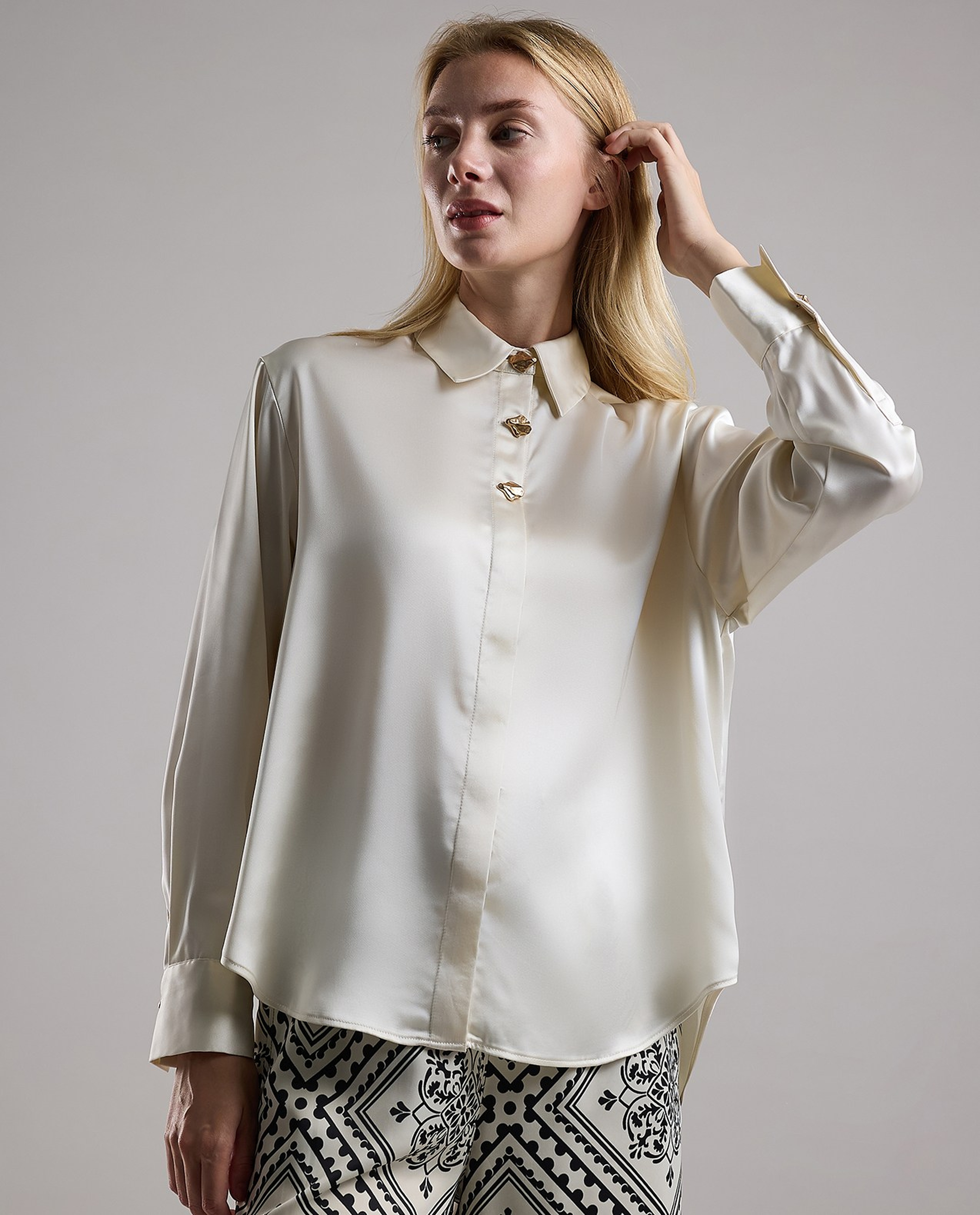 Solid Shirt with Classic Collar and Long Sleeves
