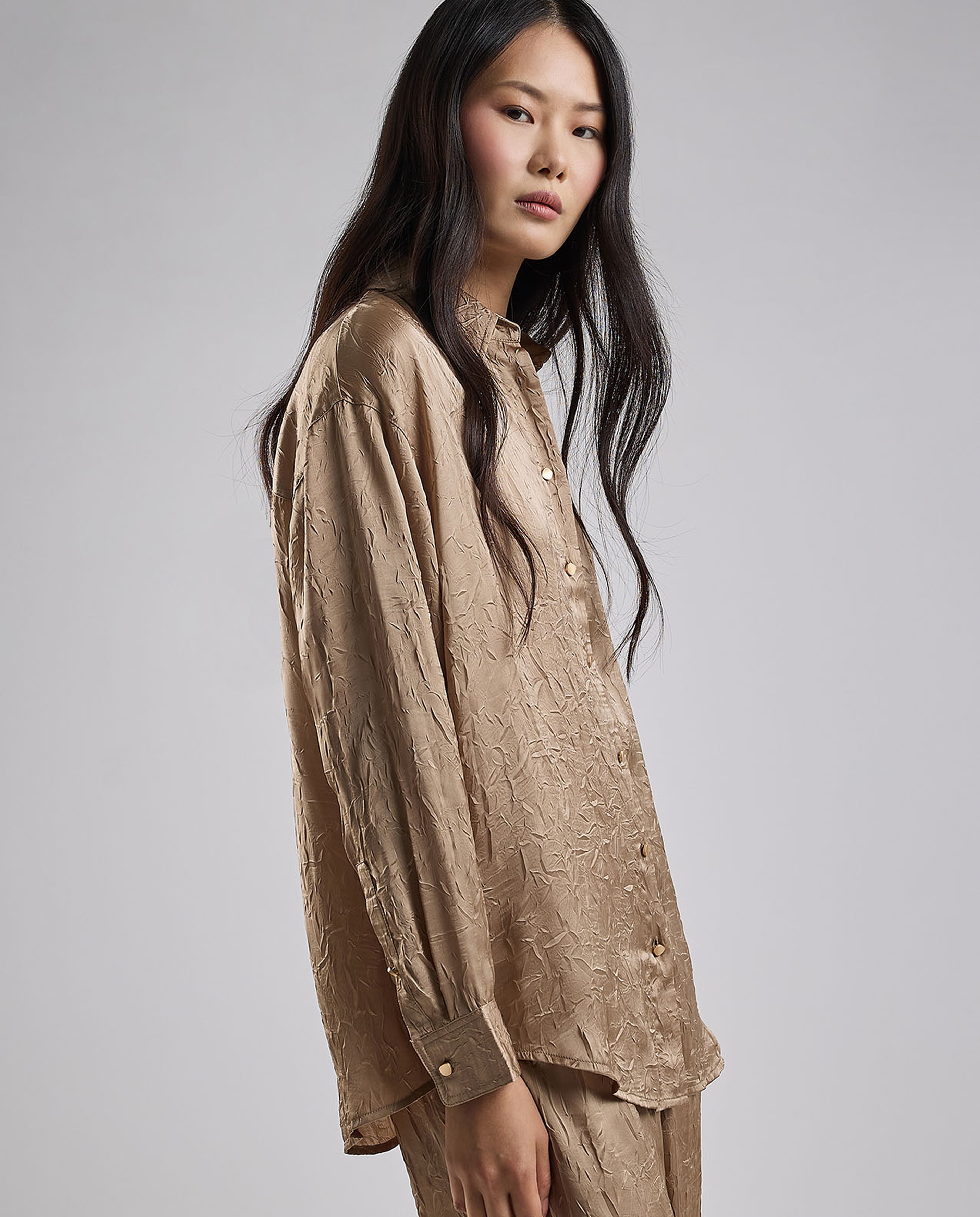 Crinkled Shirt with Classic Collar and Long Sleeves