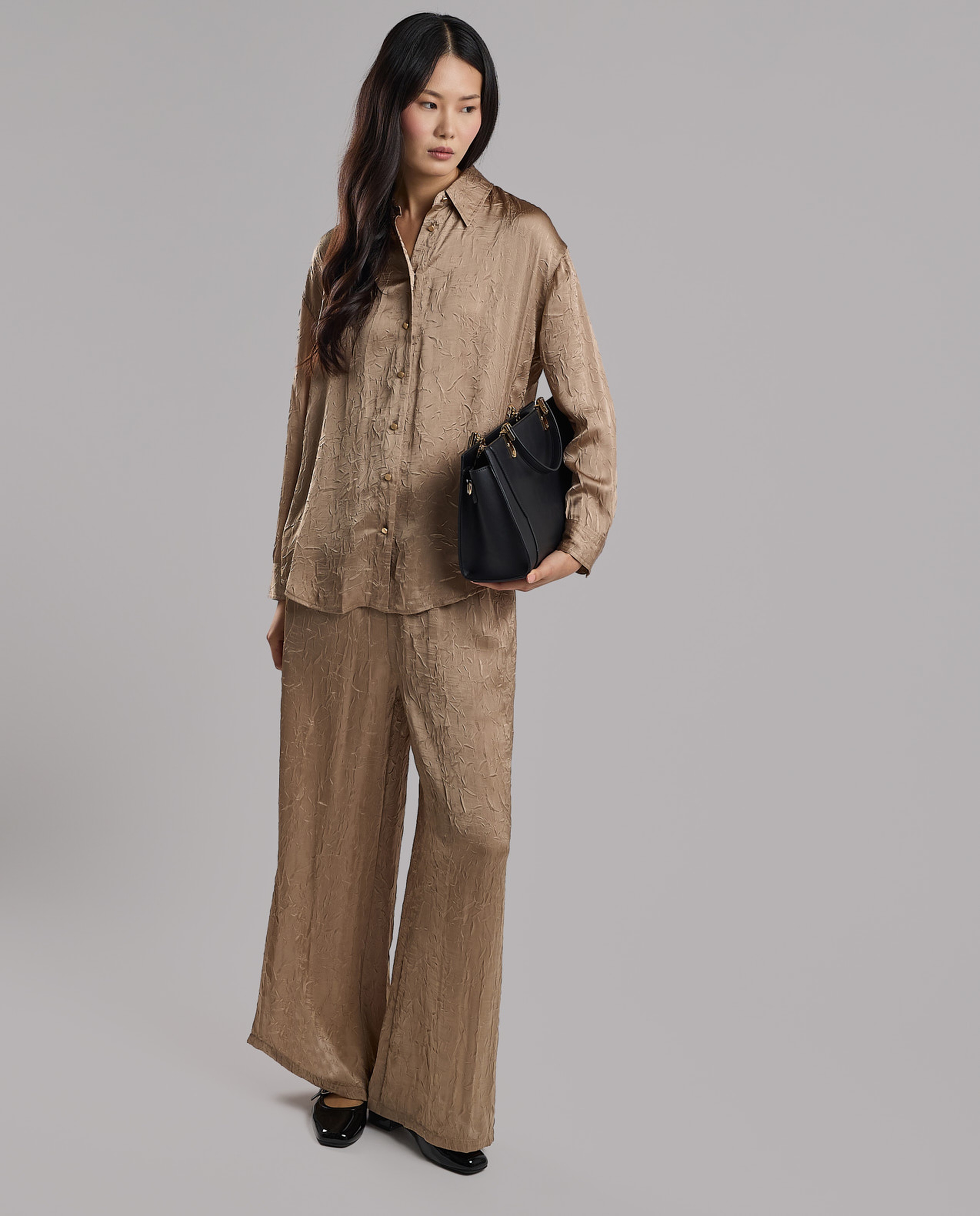 Crinkled Shirt with Classic Collar and Long Sleeves