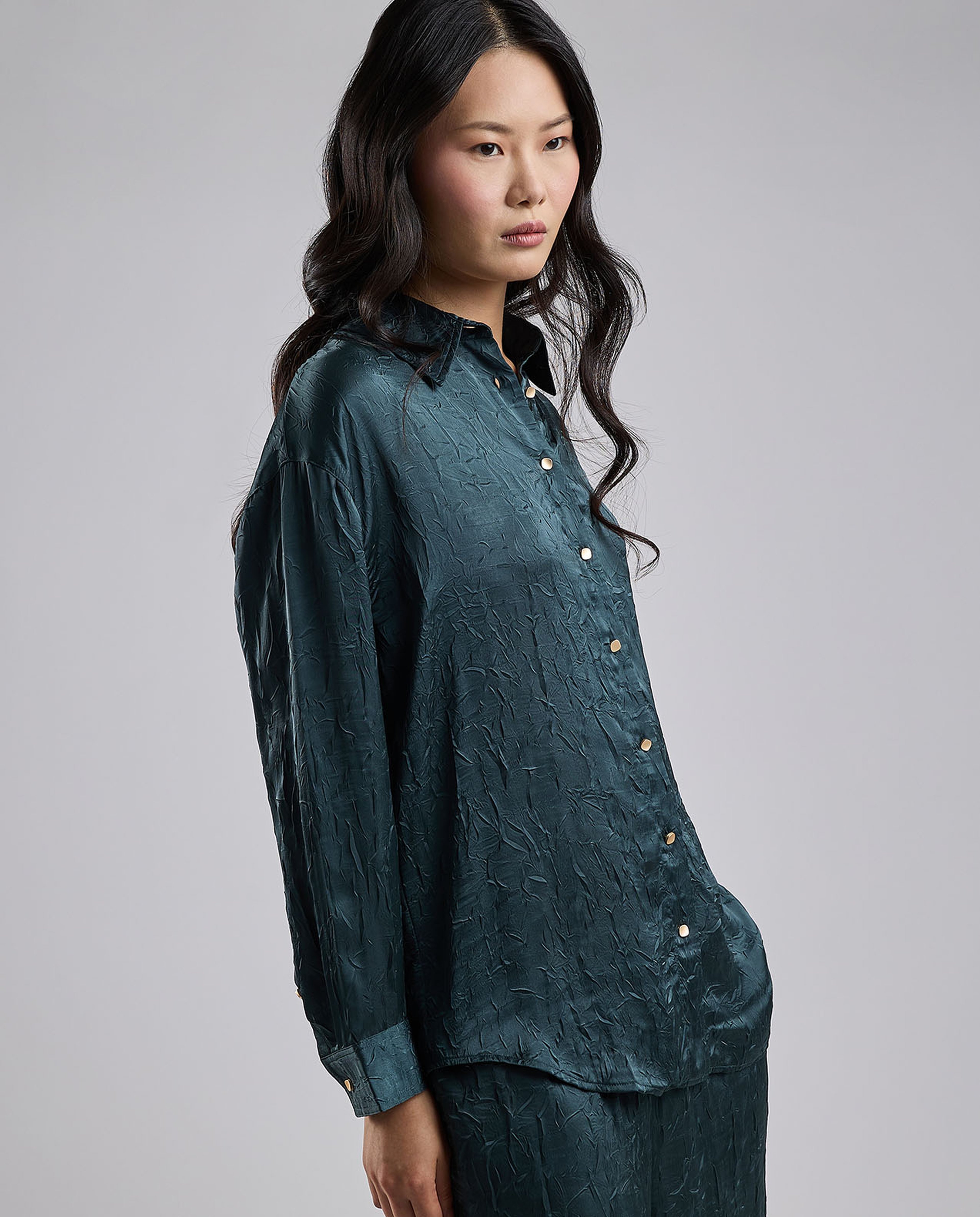Crinkled Shirt with Classic Collar and Long Sleeves