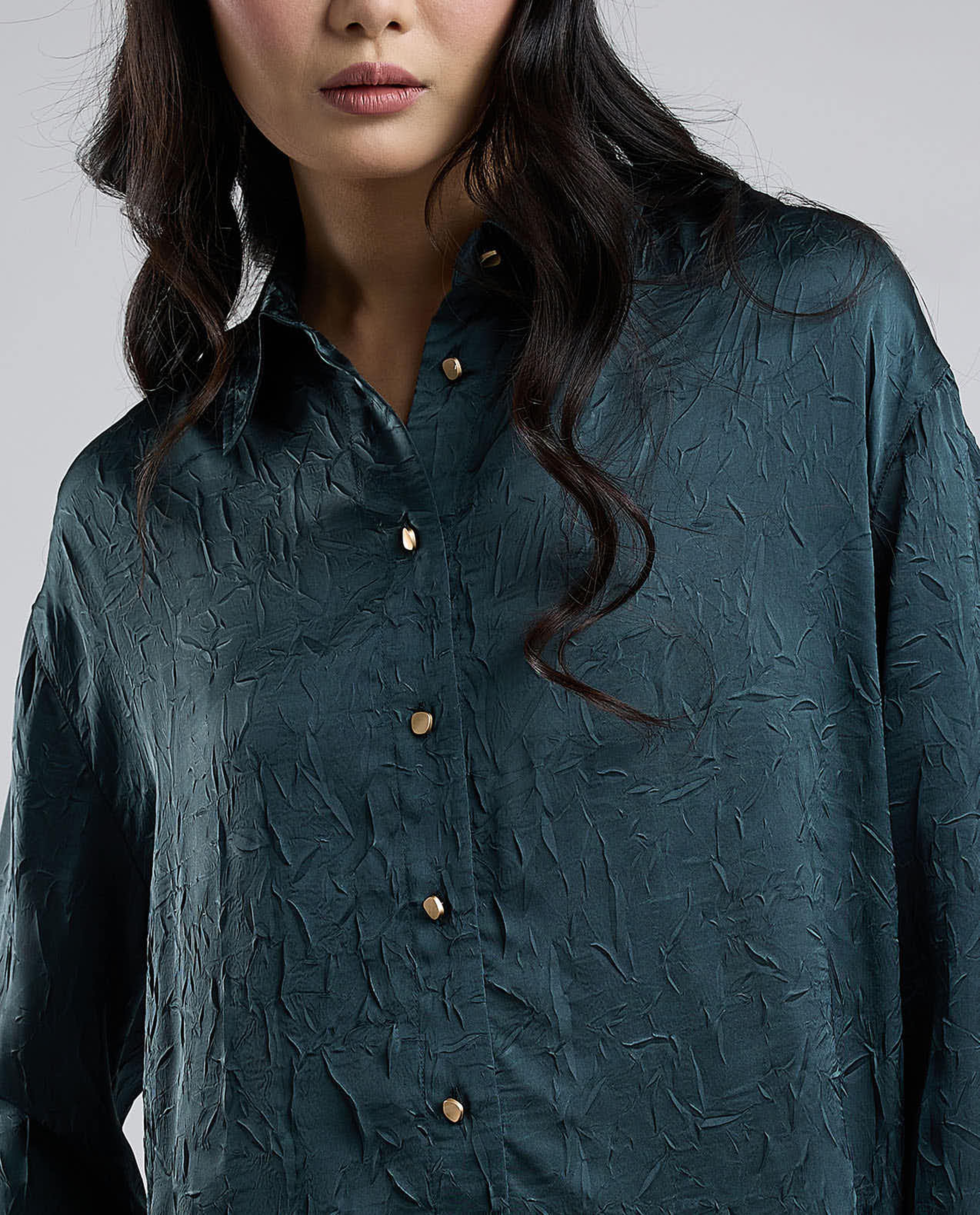 Crinkled Shirt with Classic Collar and Long Sleeves