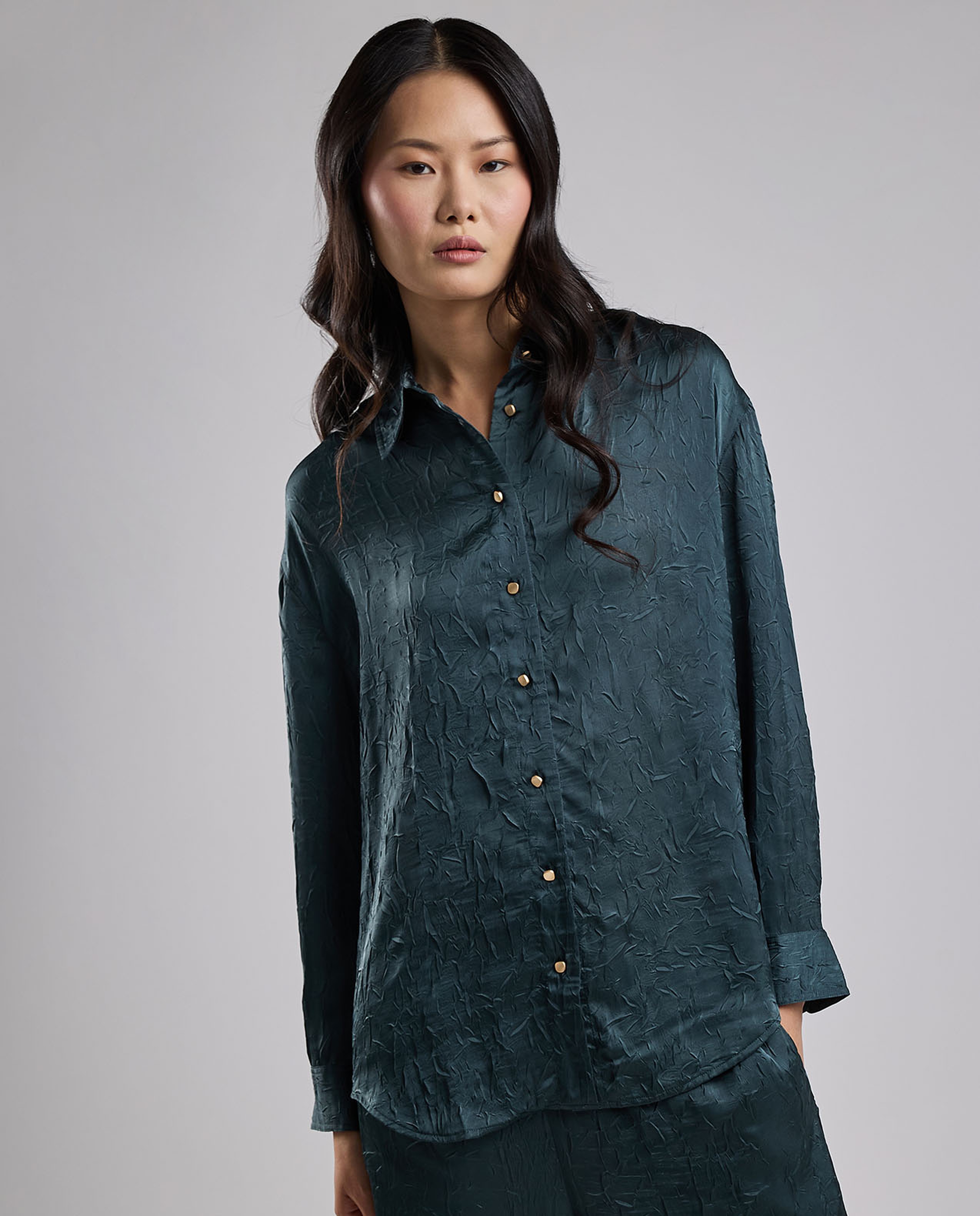 Crinkled Shirt with Classic Collar and Long Sleeves