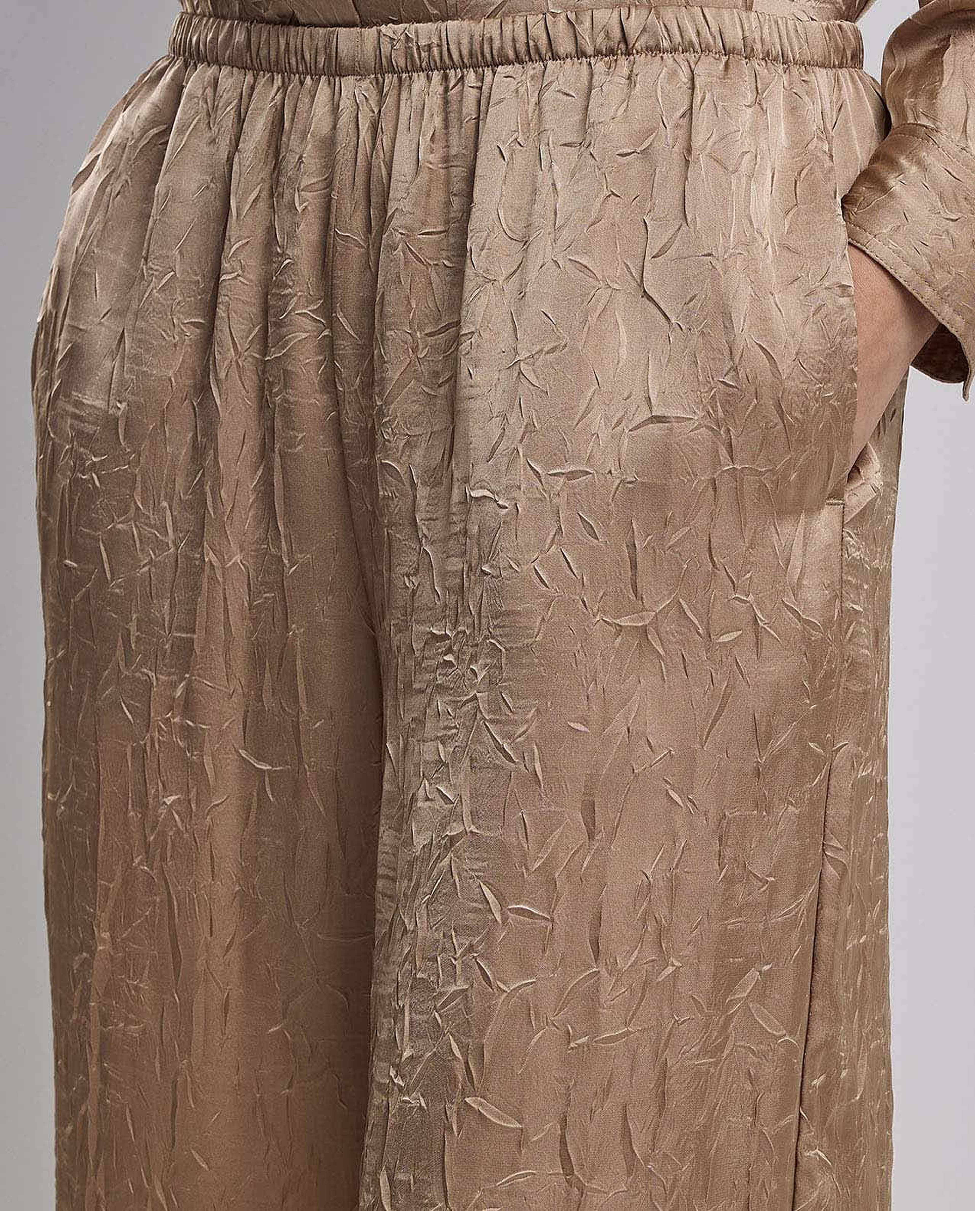 Crinkled Pants with Elastic Waist