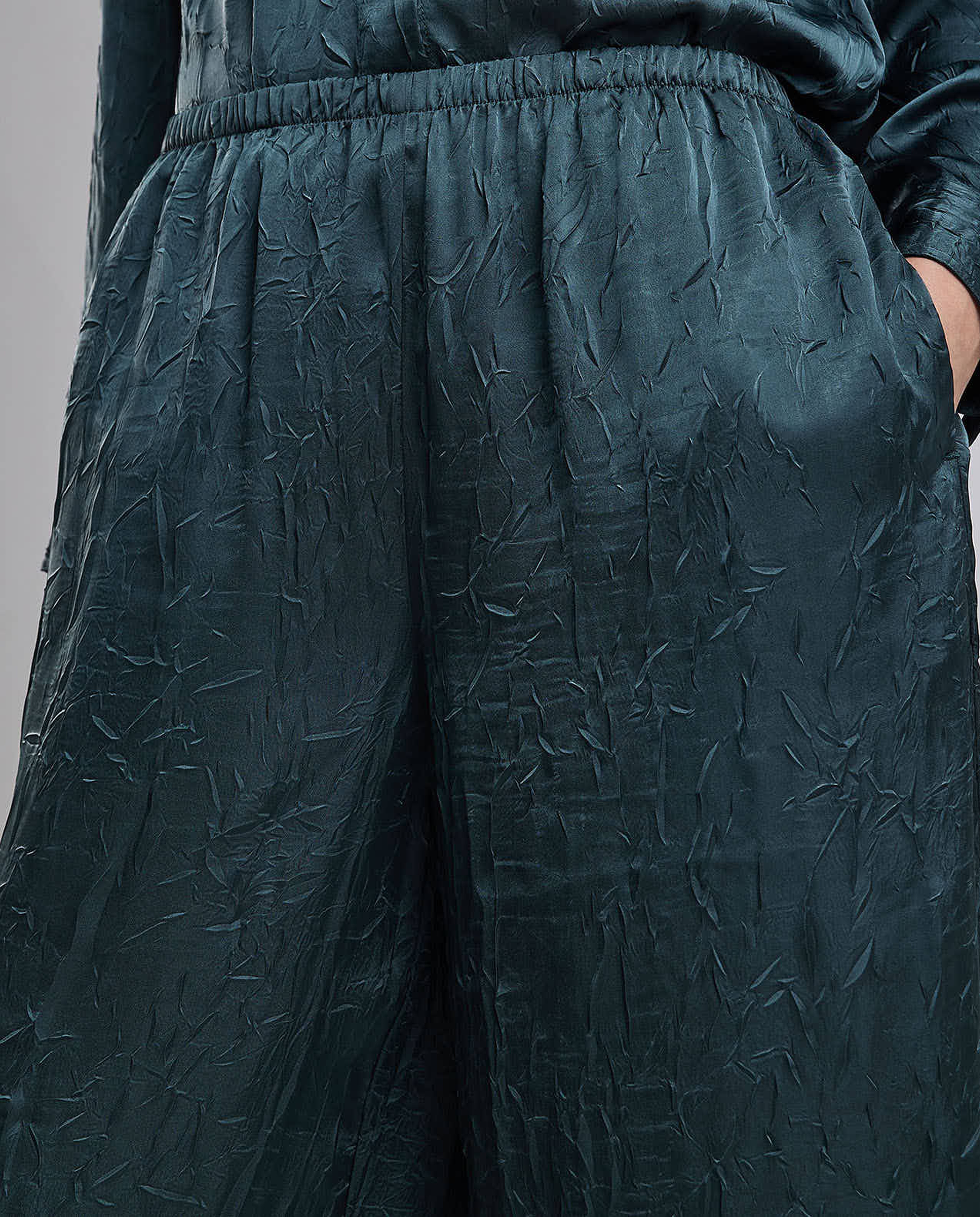 Crinkled Pants with Elastic Waist