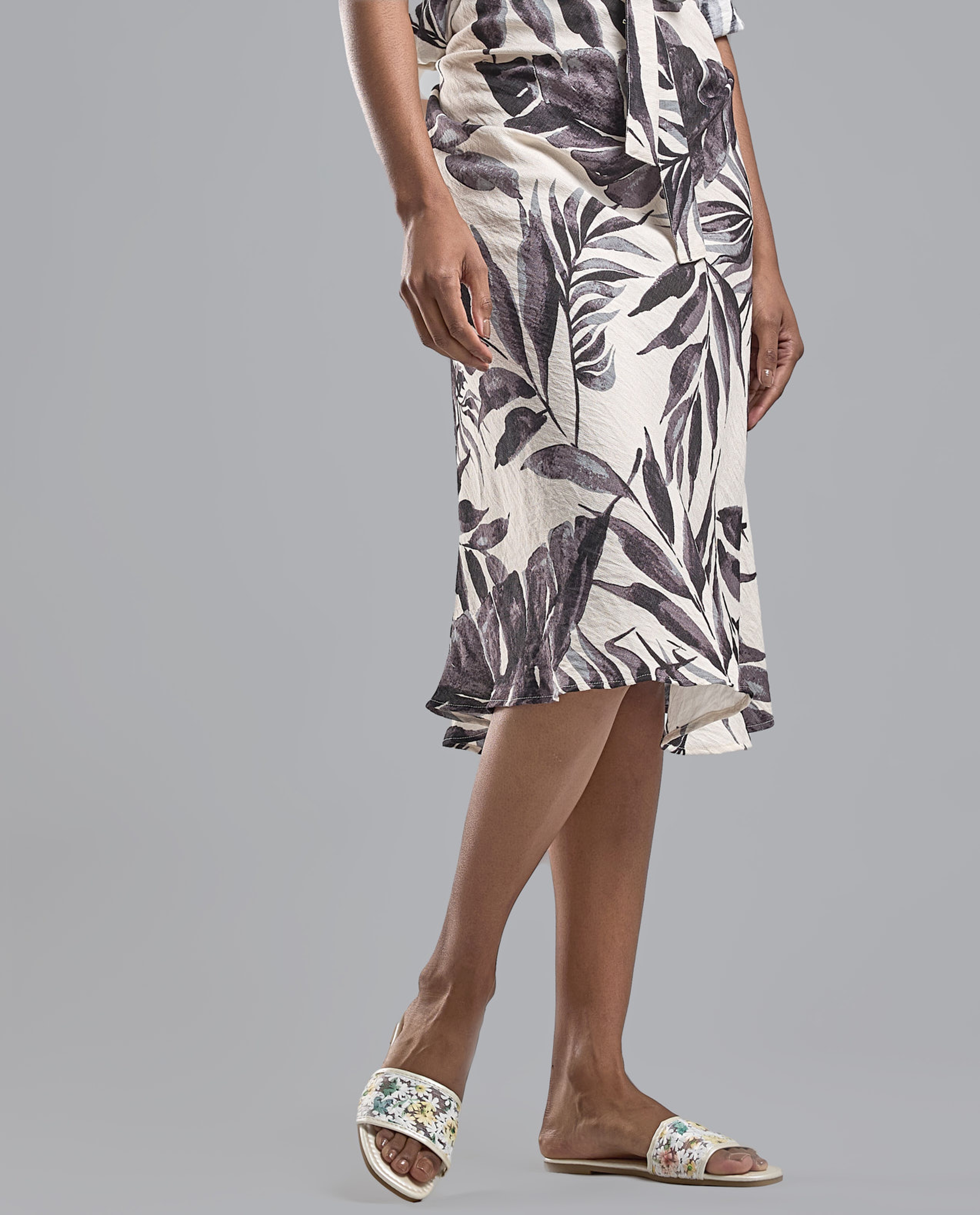 Embroidered Flat Sandals