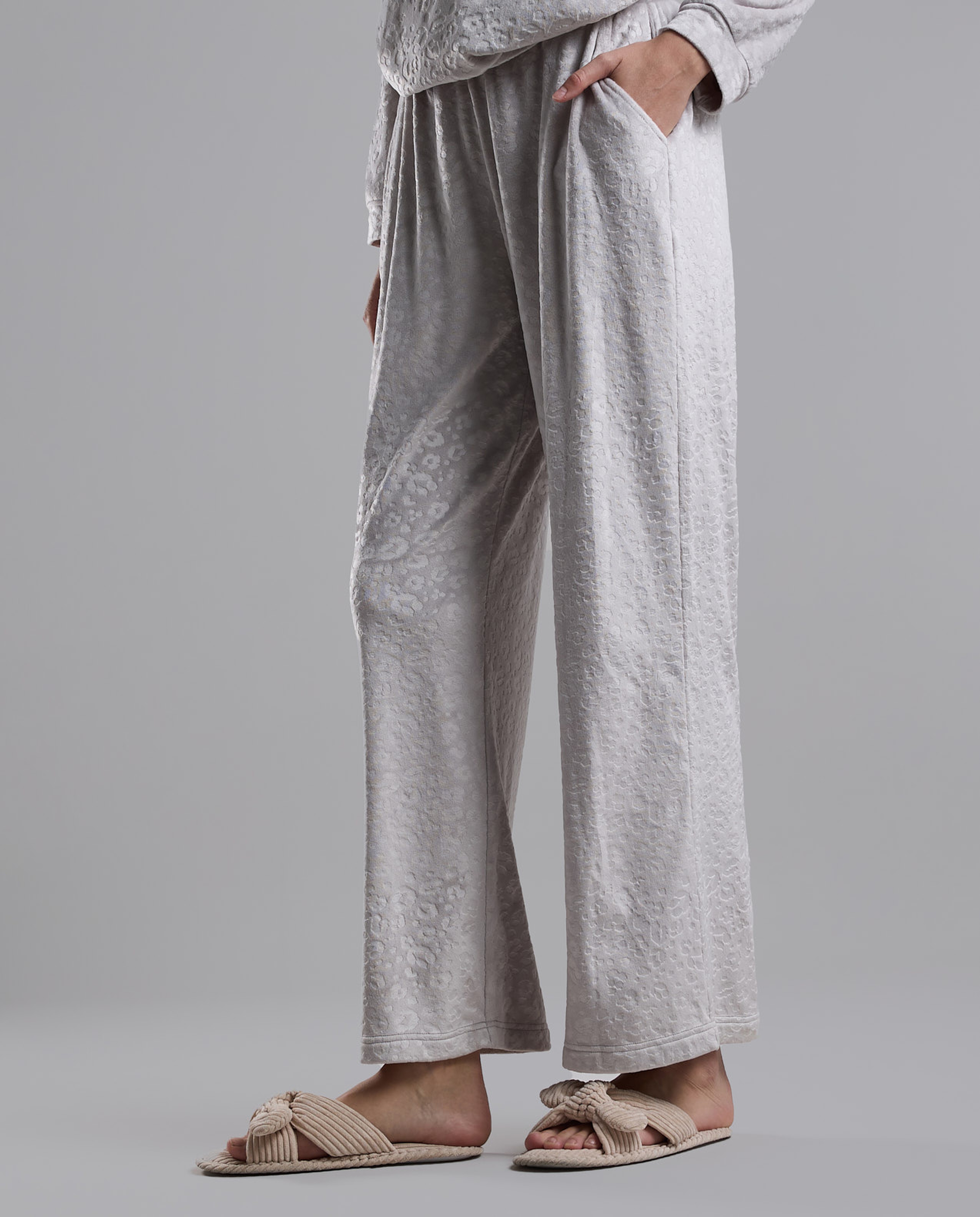 Self Patterned Long Sleeves Pyjama Set