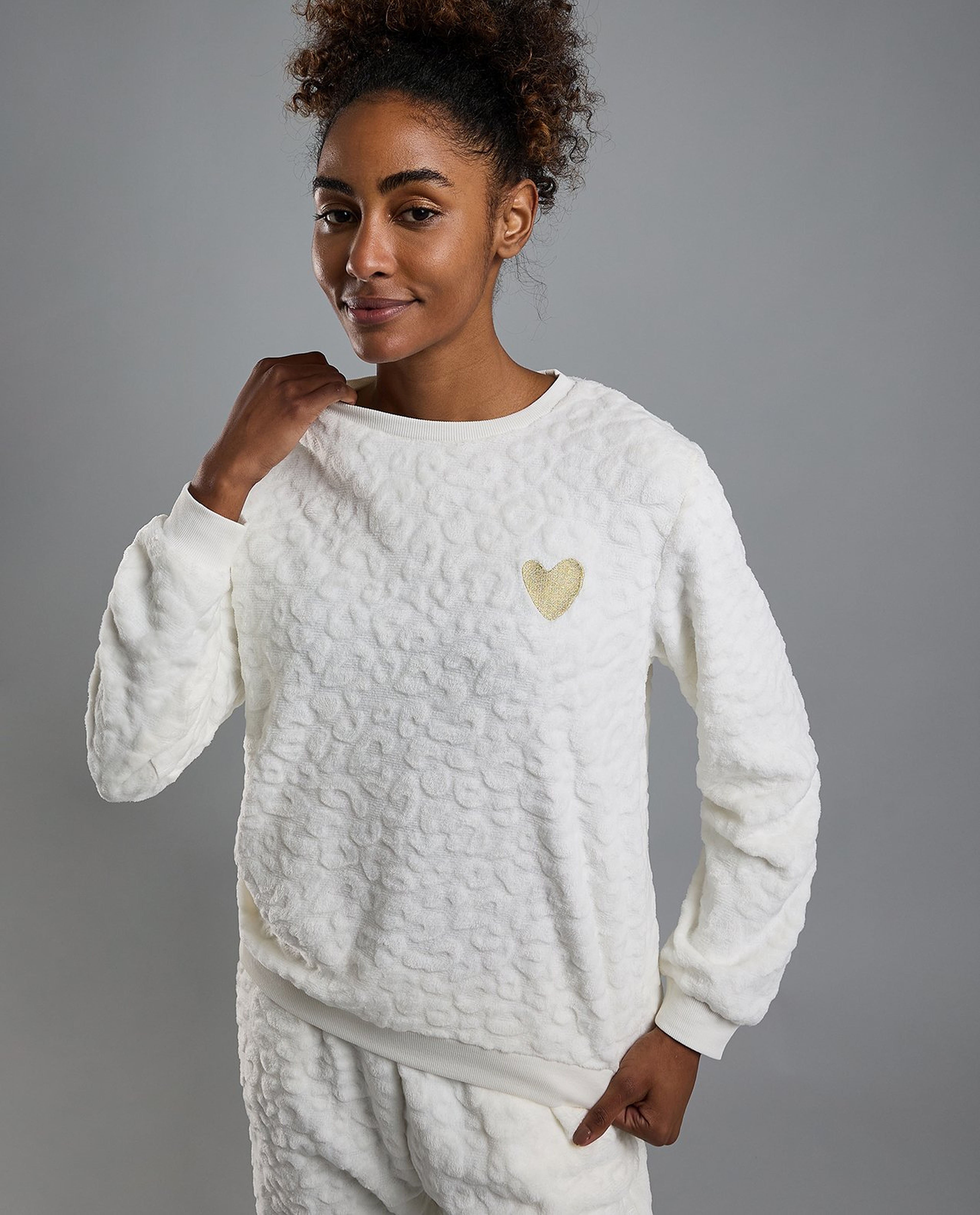 Self Patterned Long Sleeves Pyjama Set