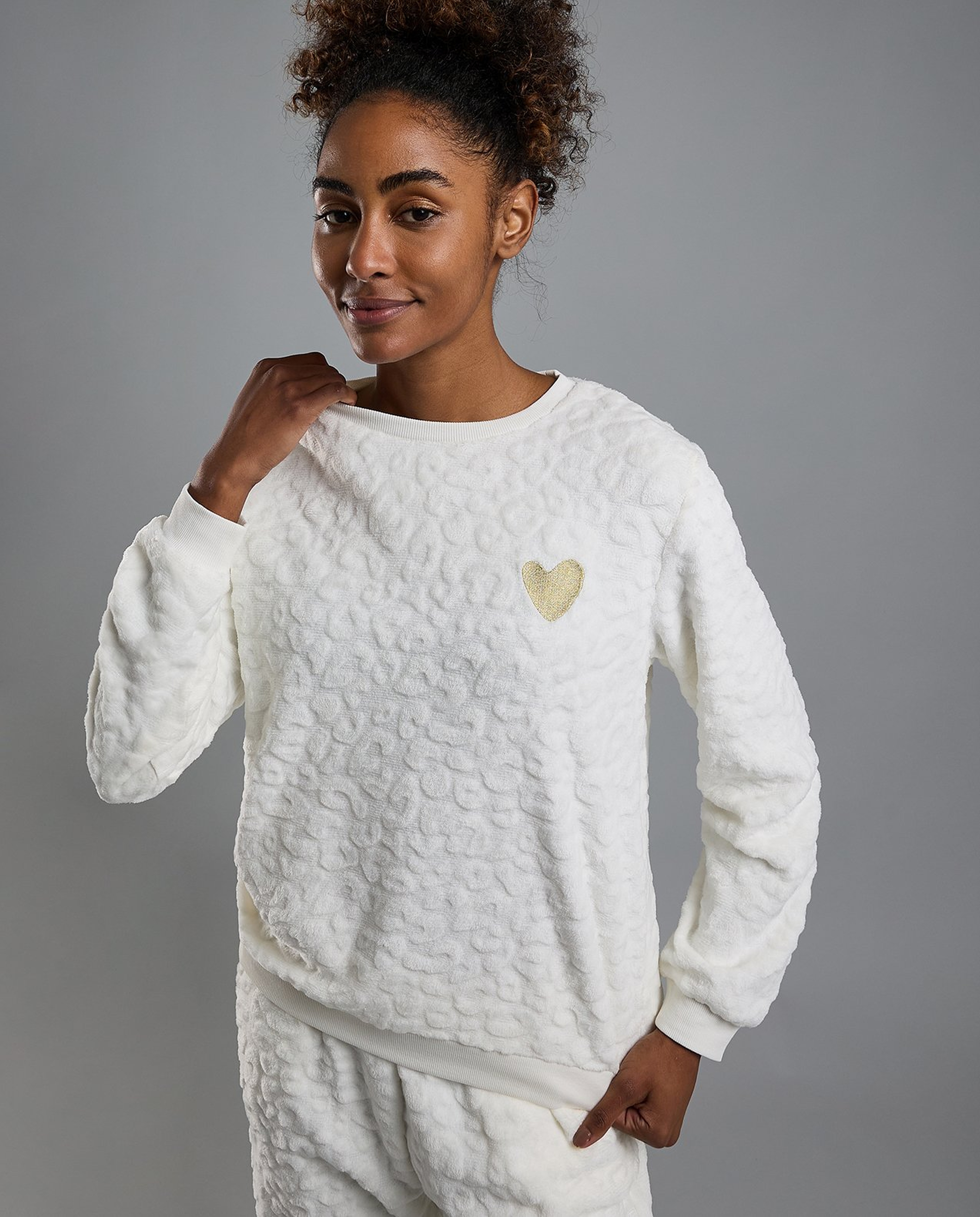 Self Patterned Long Sleeves Pyjama Set