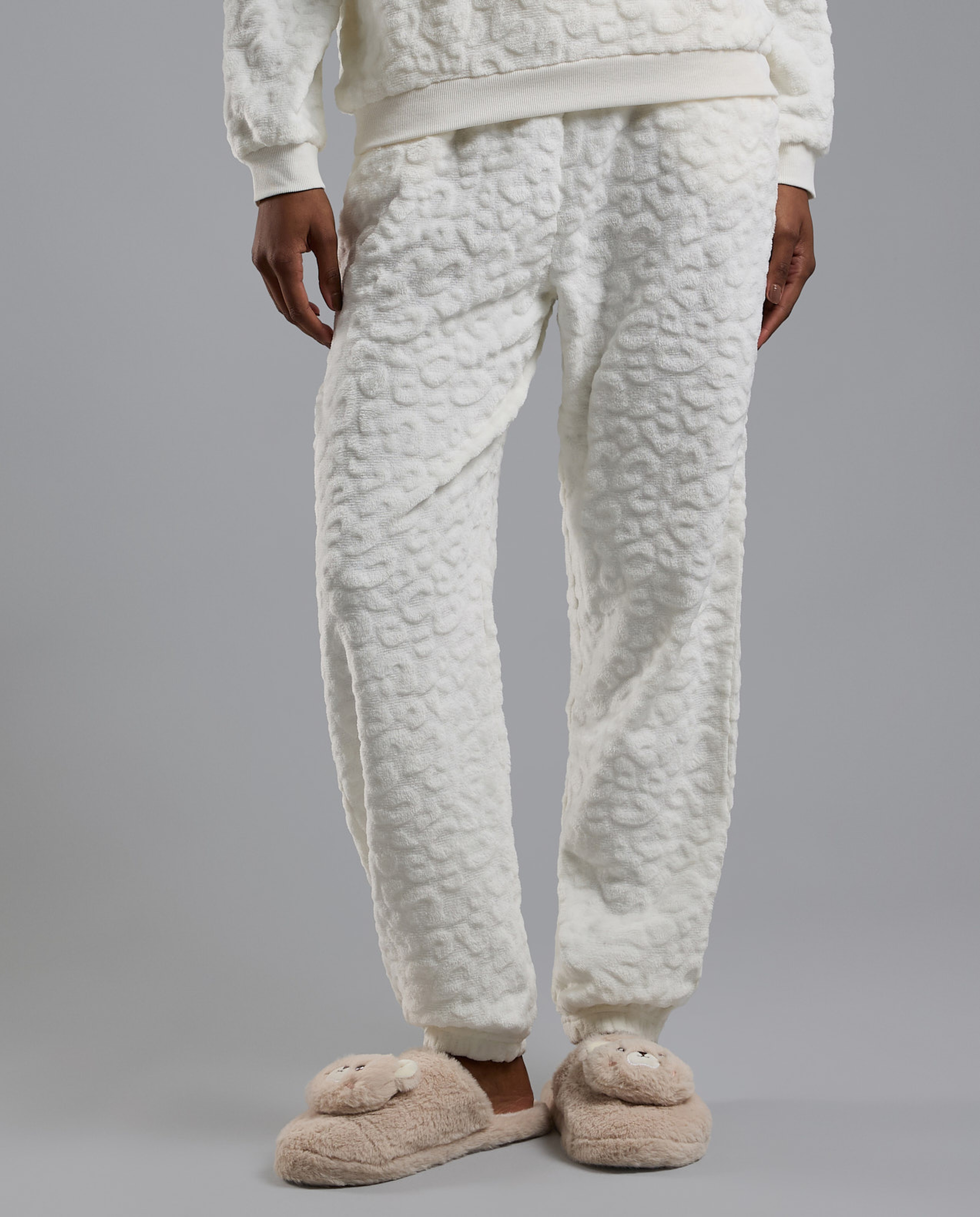 Self Patterned Long Sleeves Pyjama Set