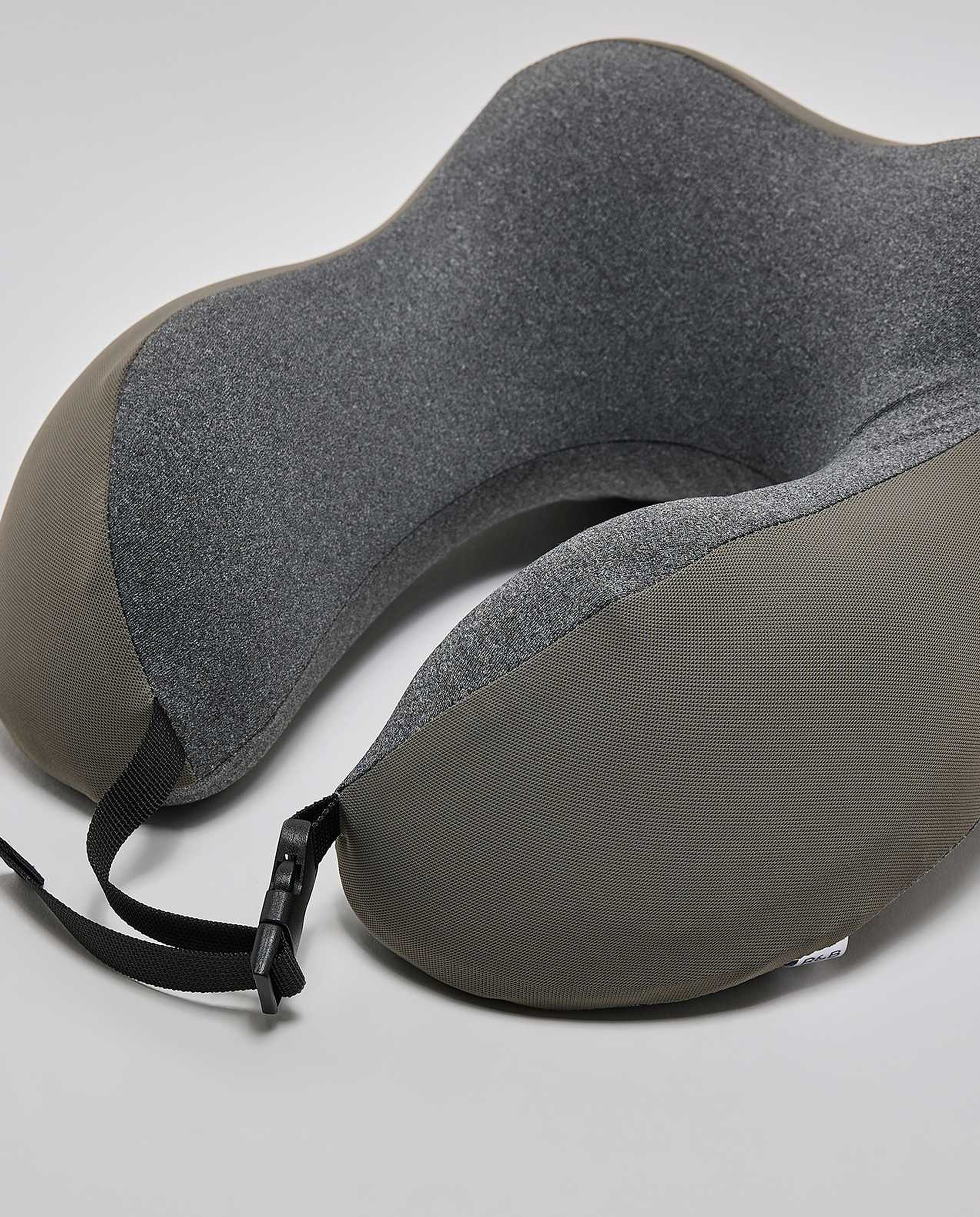 Color Block Neck Pillow