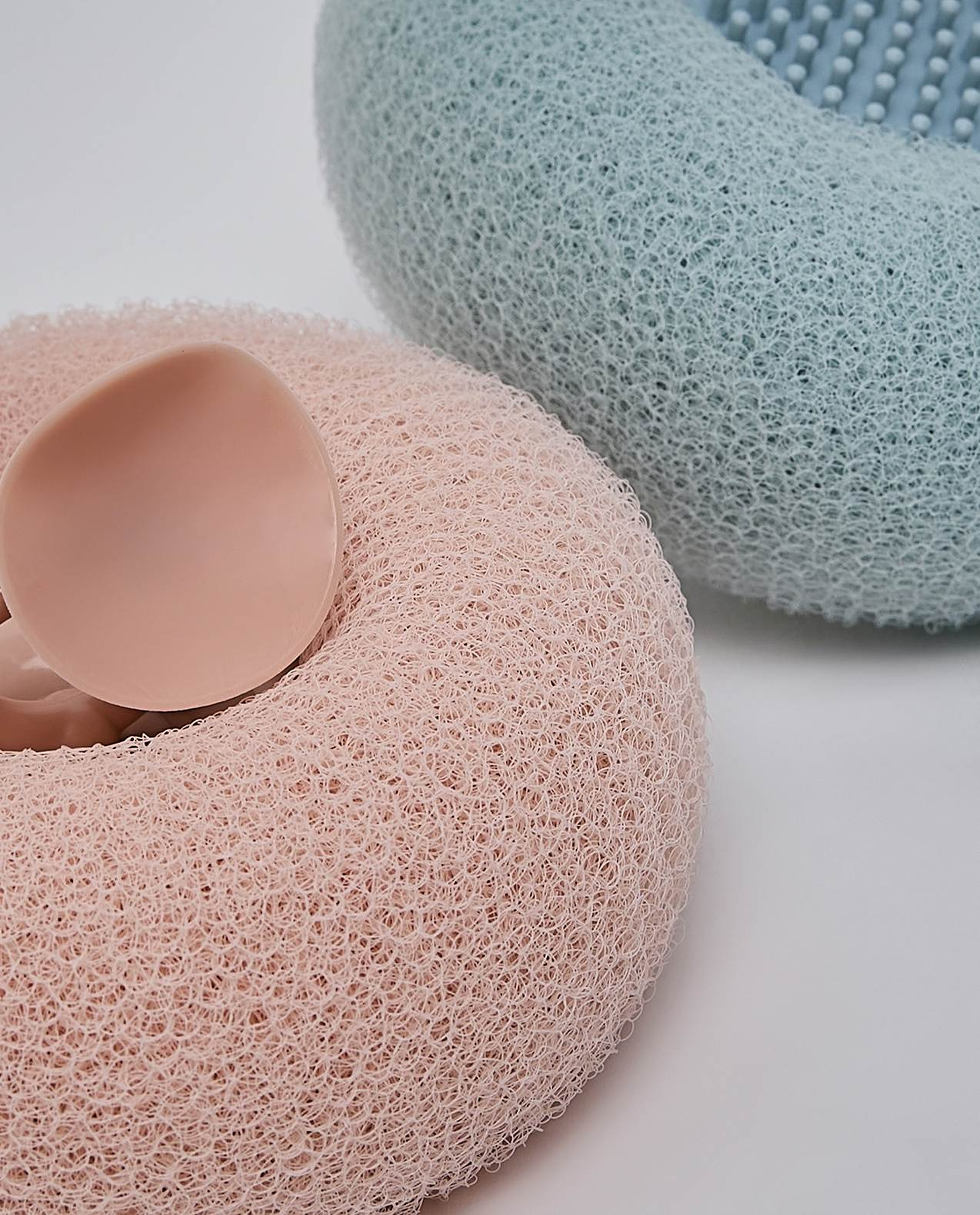 2 Pack Exfoliating Bath Scrubber