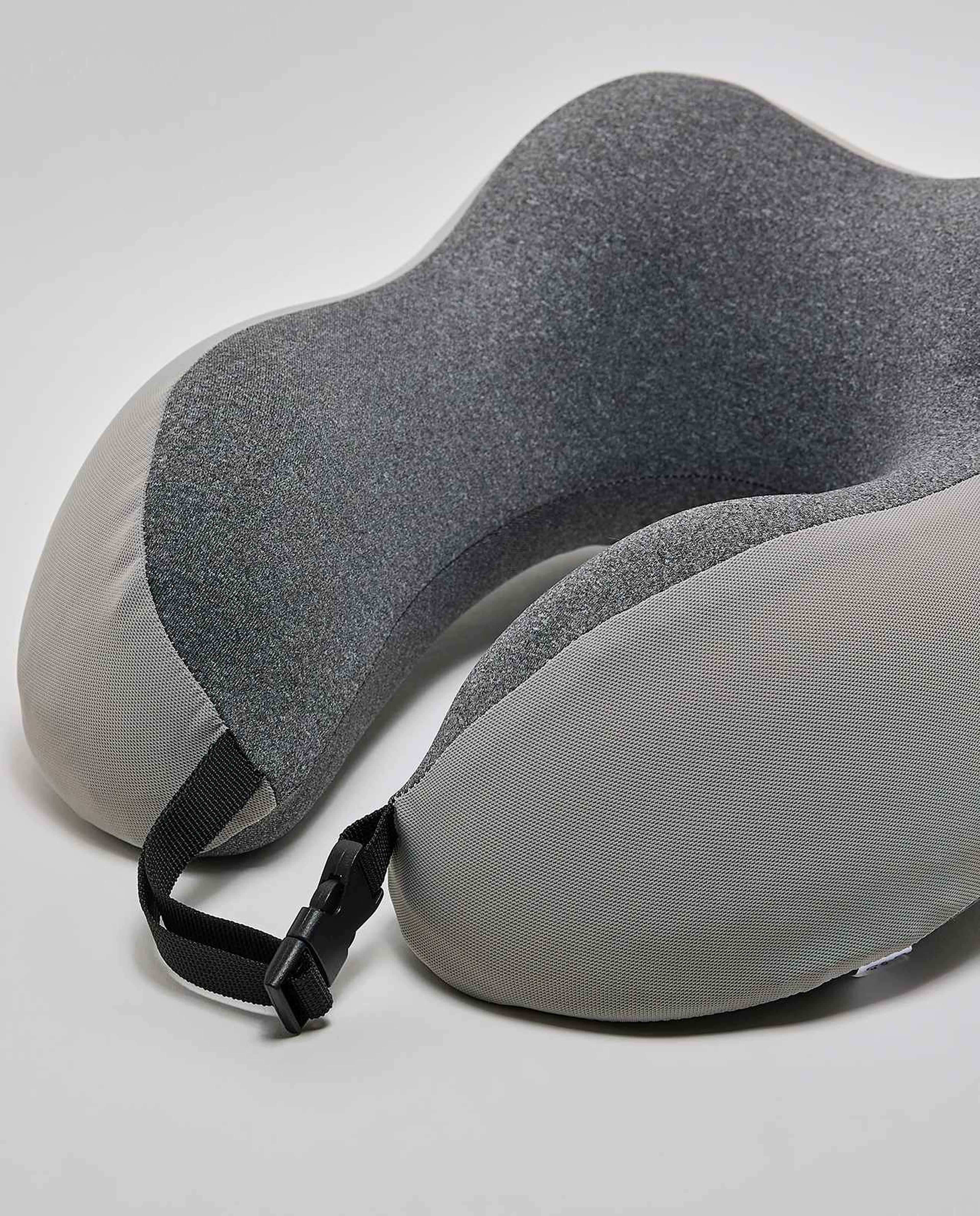 Color Block Neck Pillow