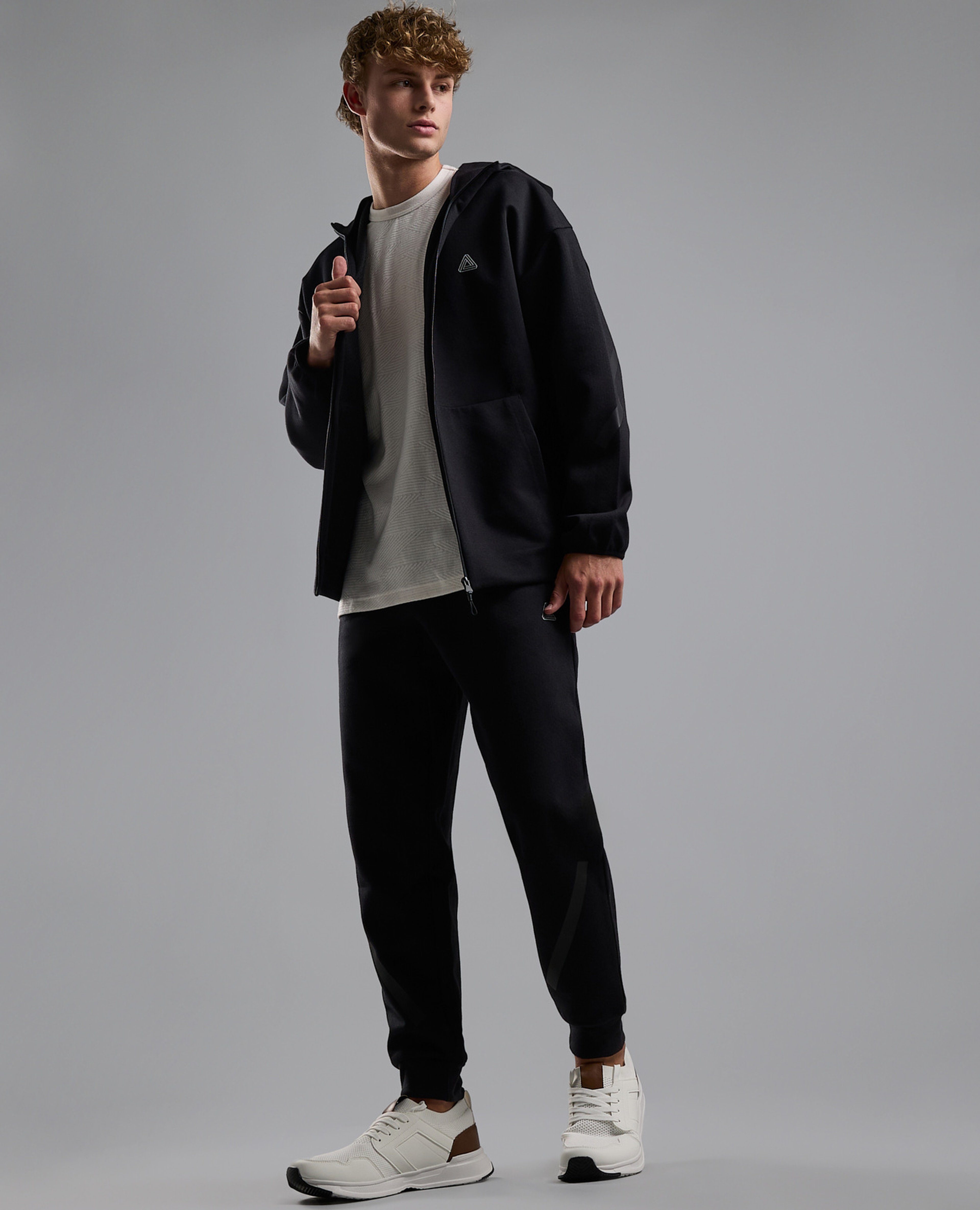 جوغر سادة برباط على الخصر