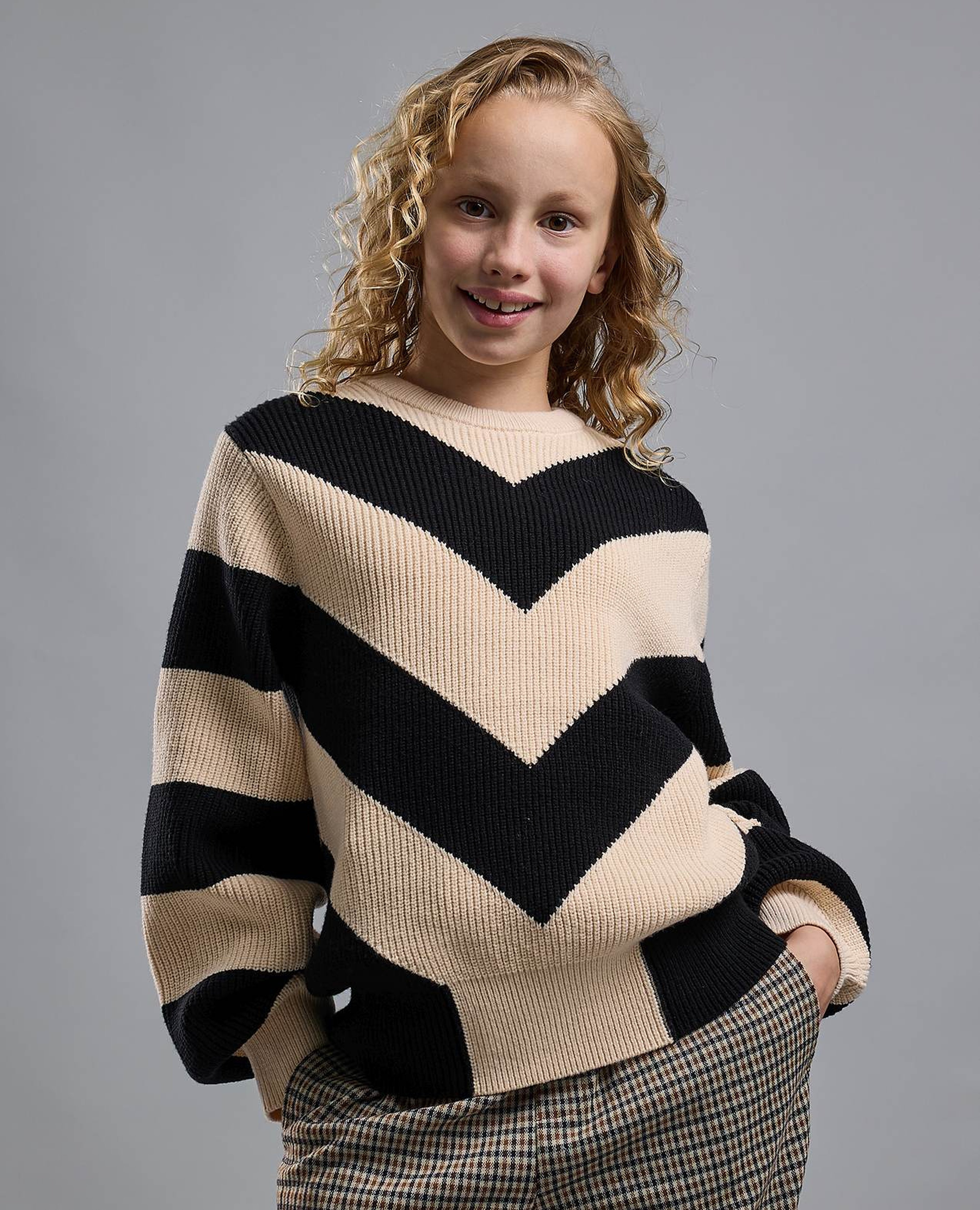 Patterned Sweater with Crew Neck and Long Sleeves