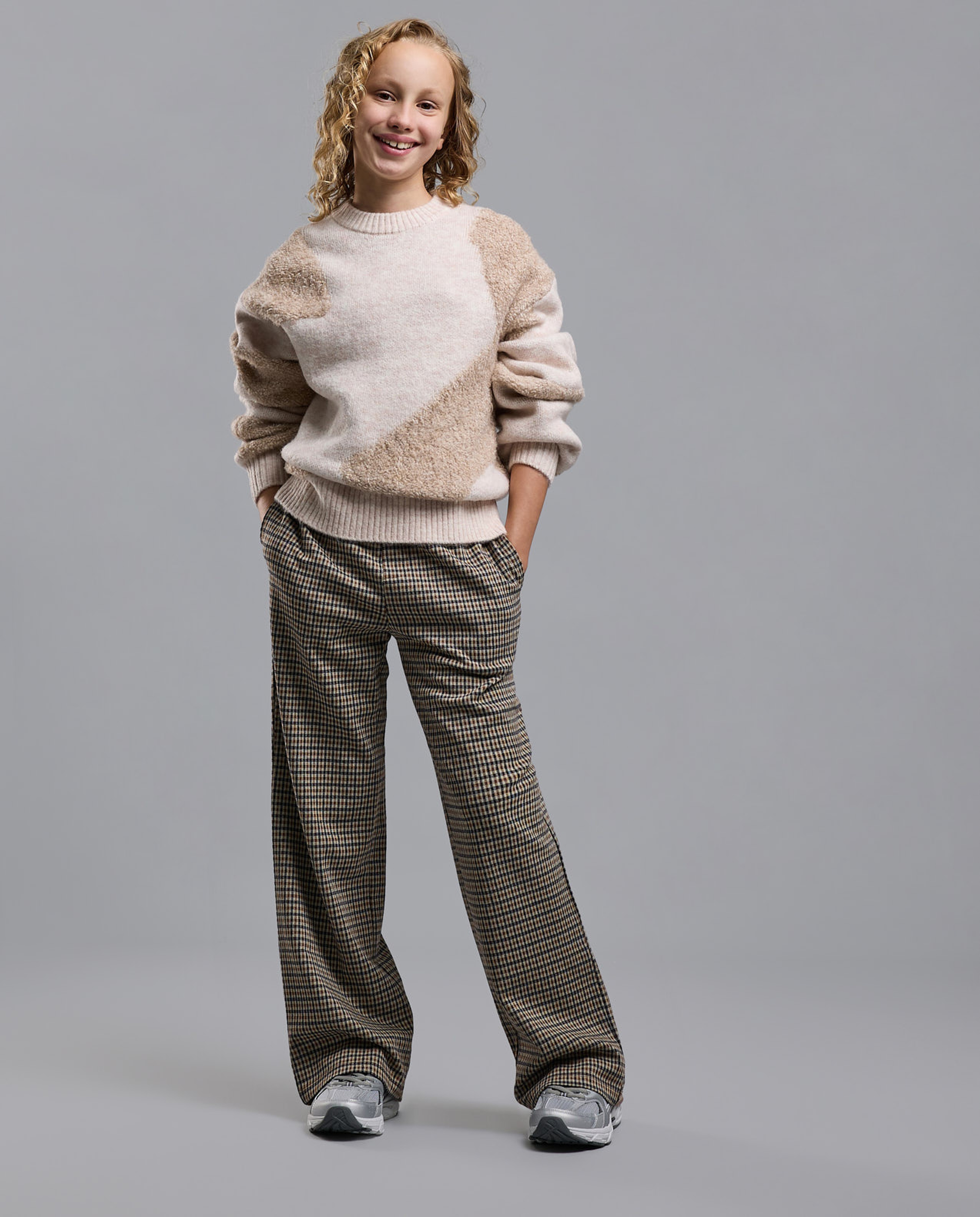 Patterned Sweater with Crew Neck and Long Sleeves