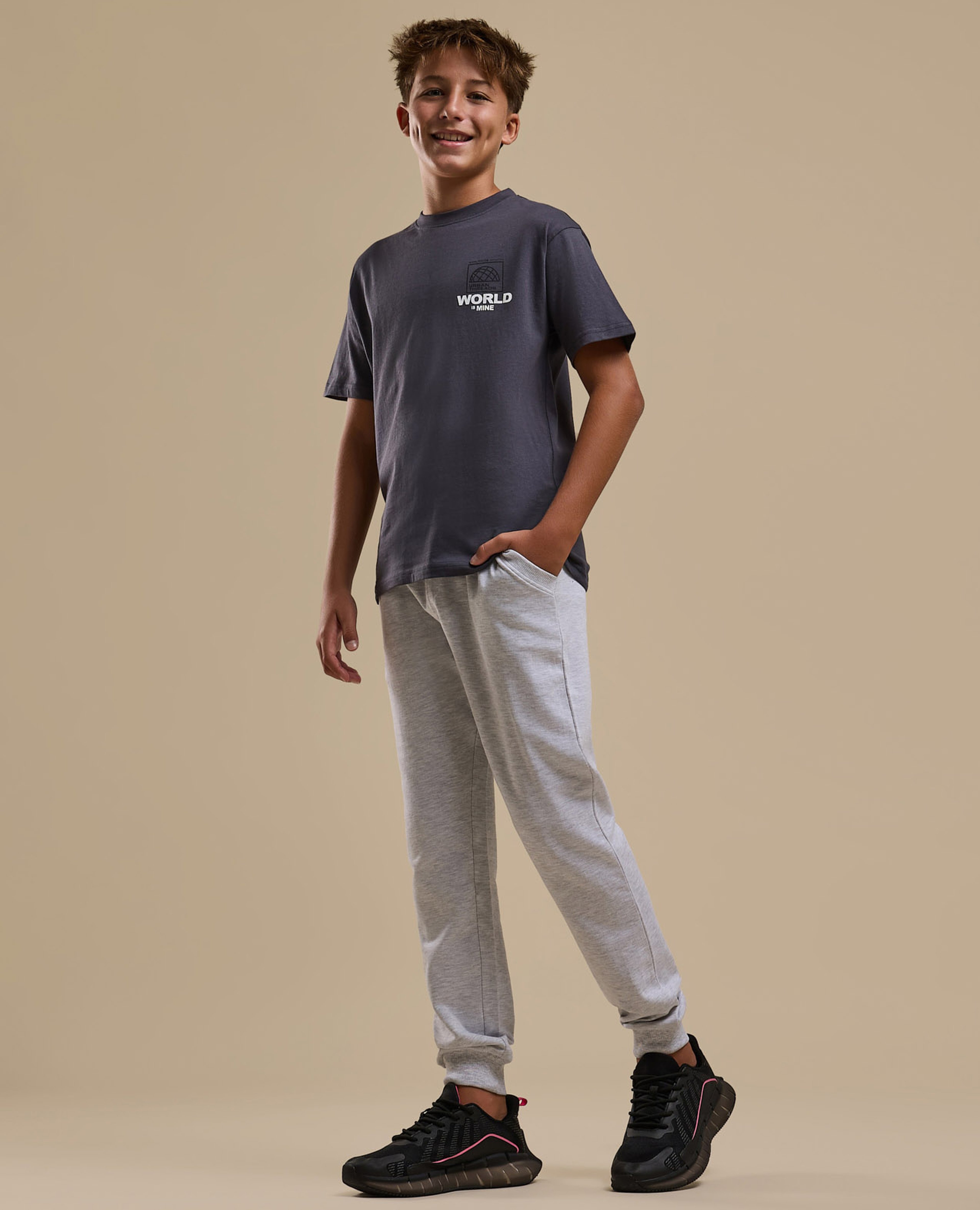 جوغر سادة برباط على الخصر